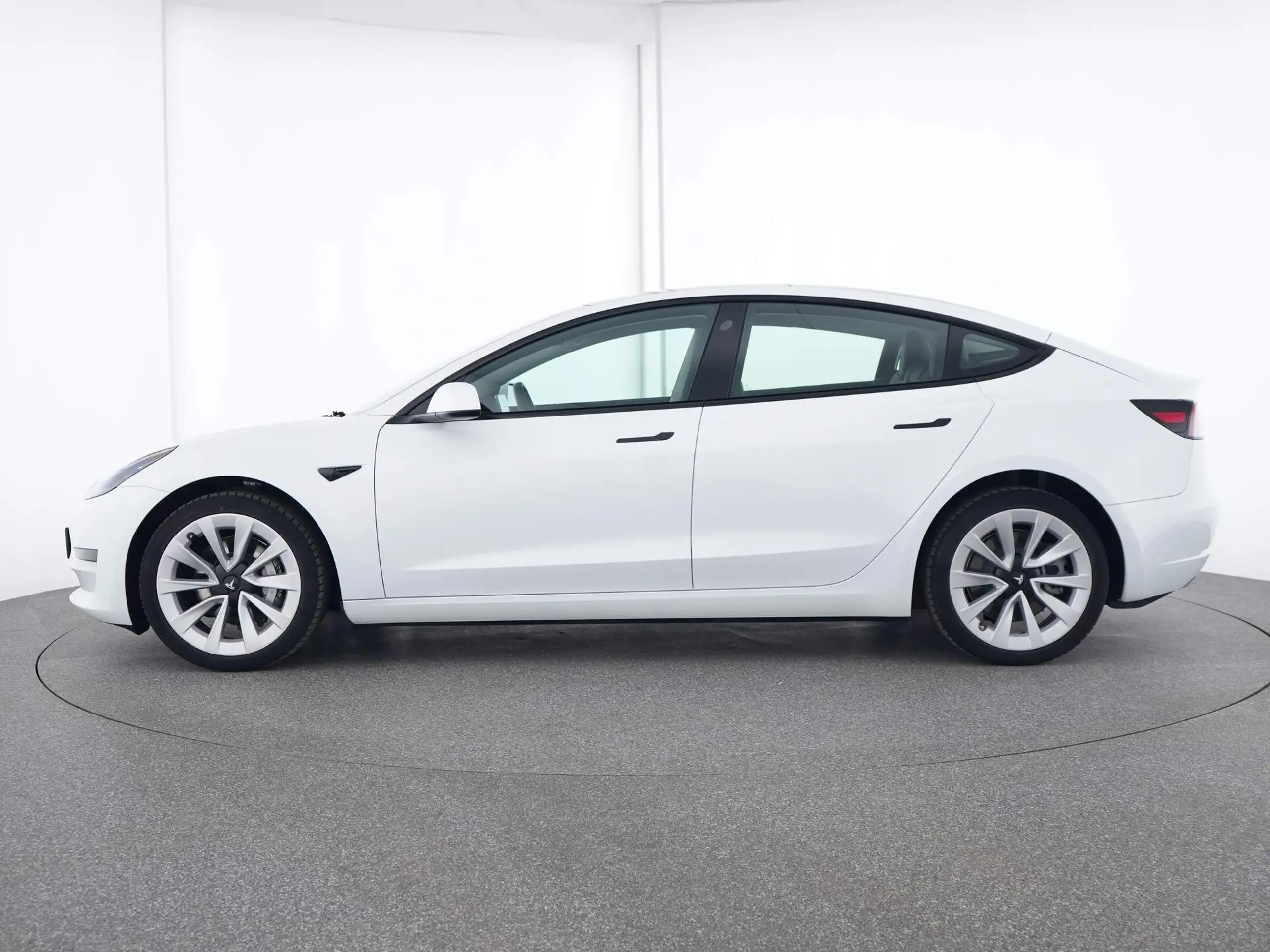 Tesla - Model 3