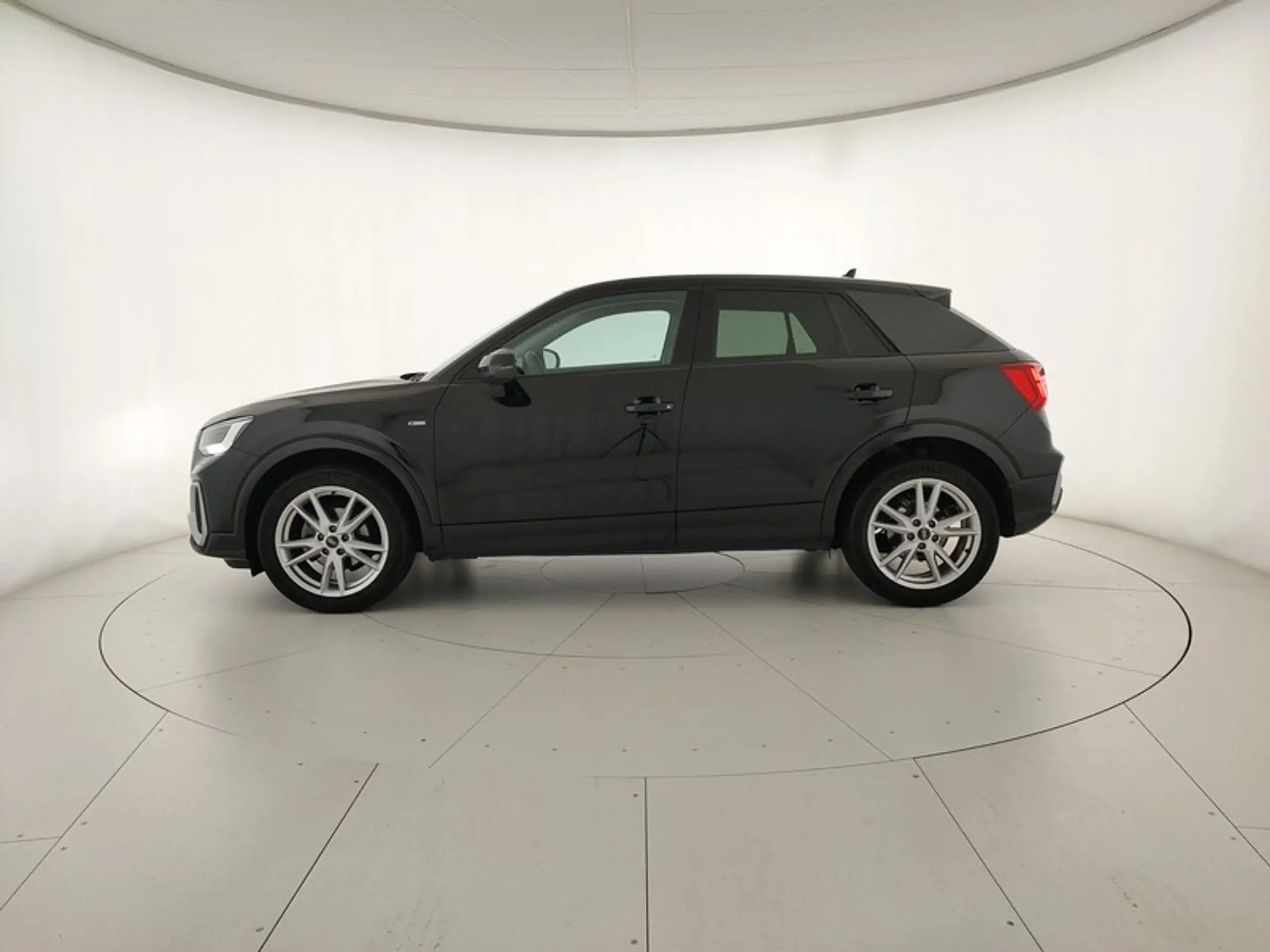 Audi - Q2