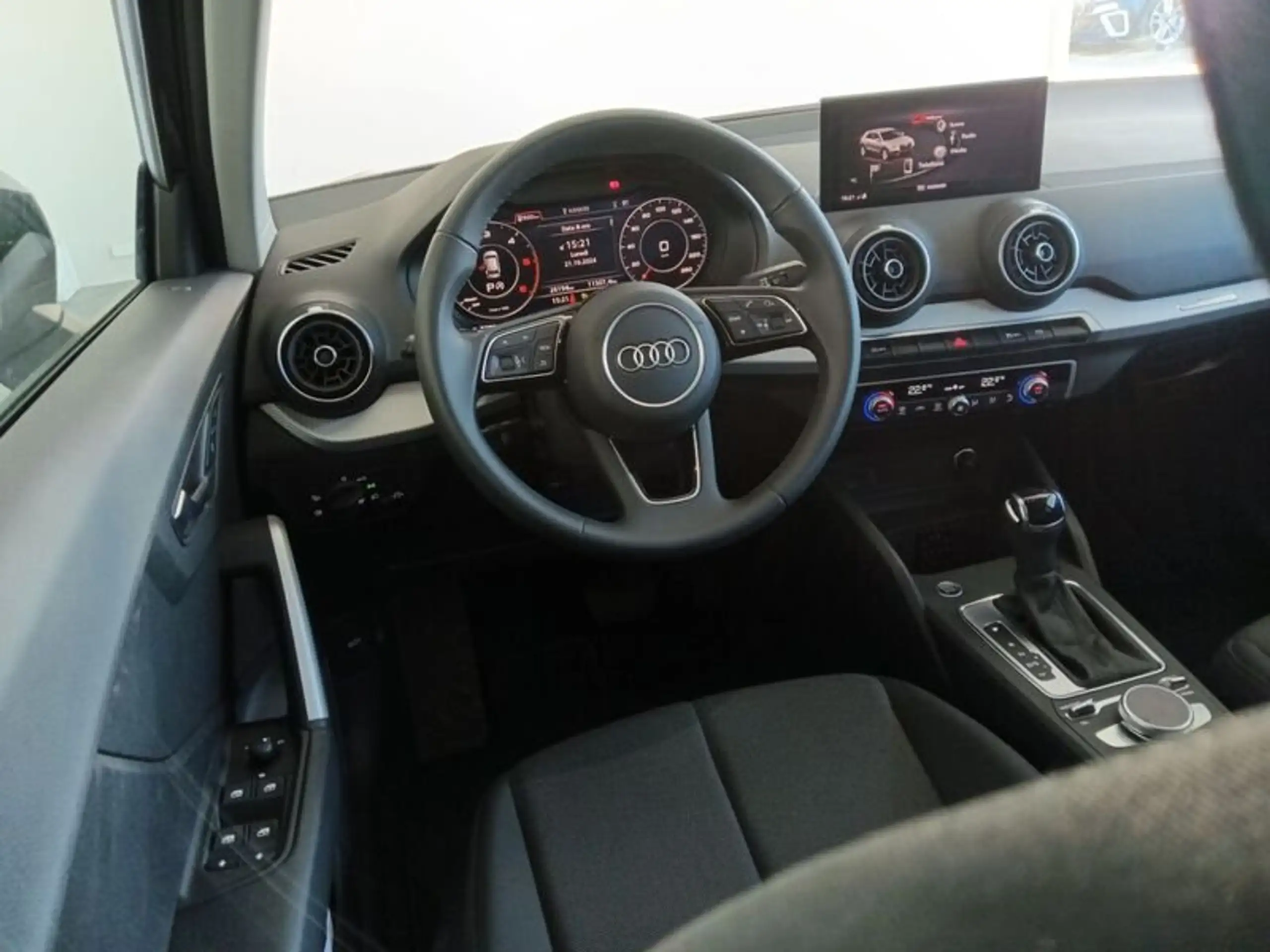 Audi - Q2