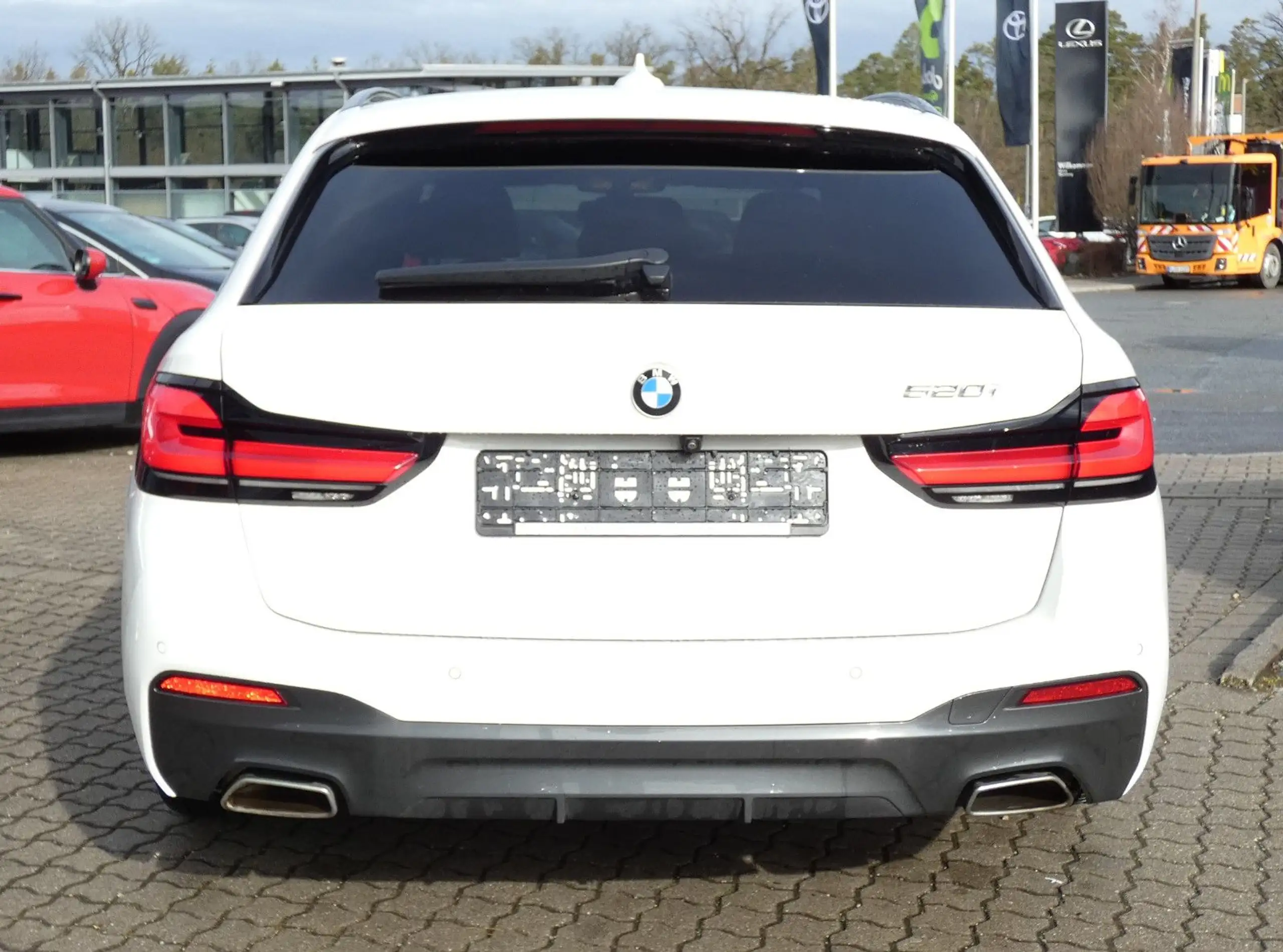 BMW - 520