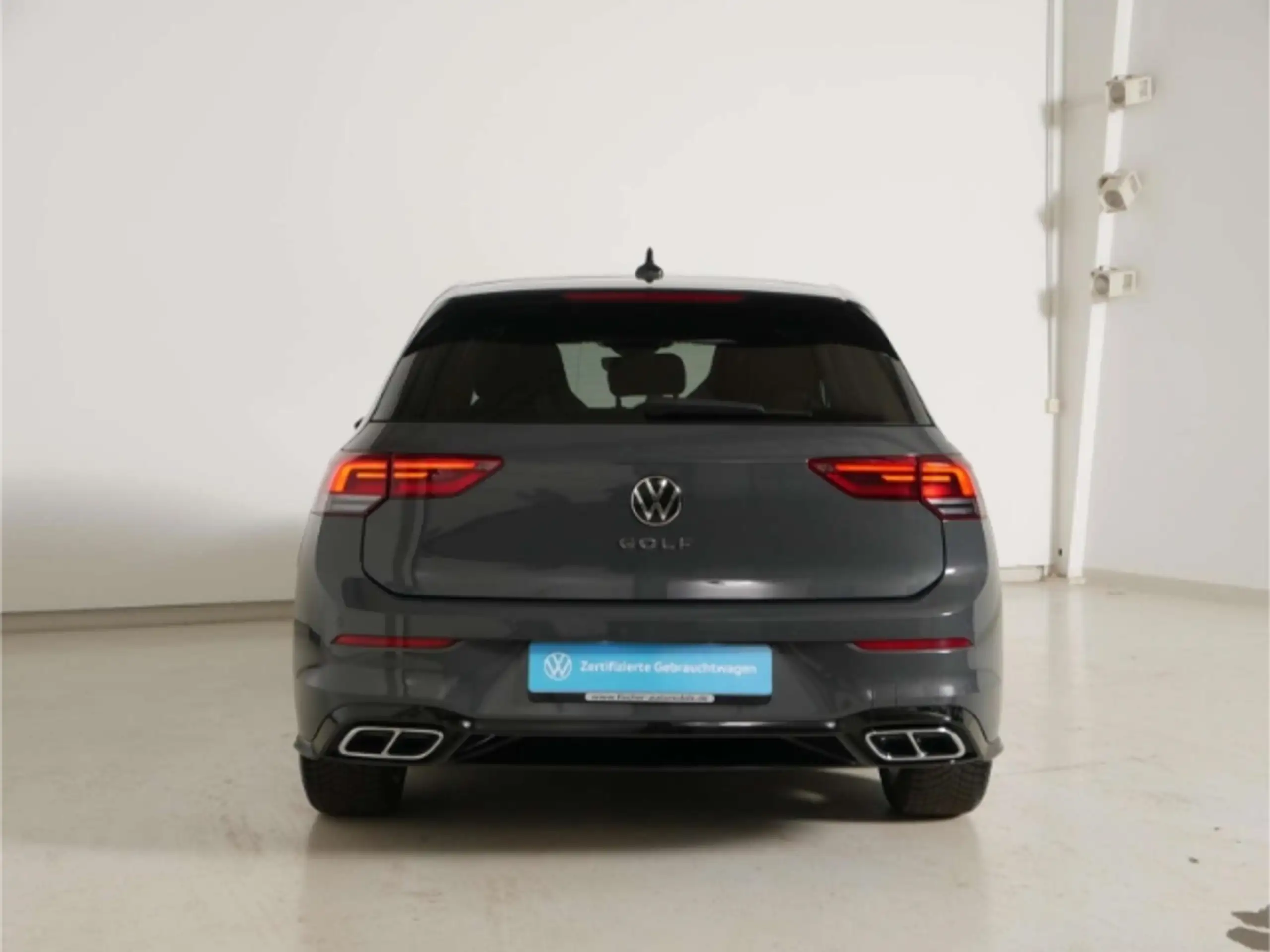 Volkswagen - Golf