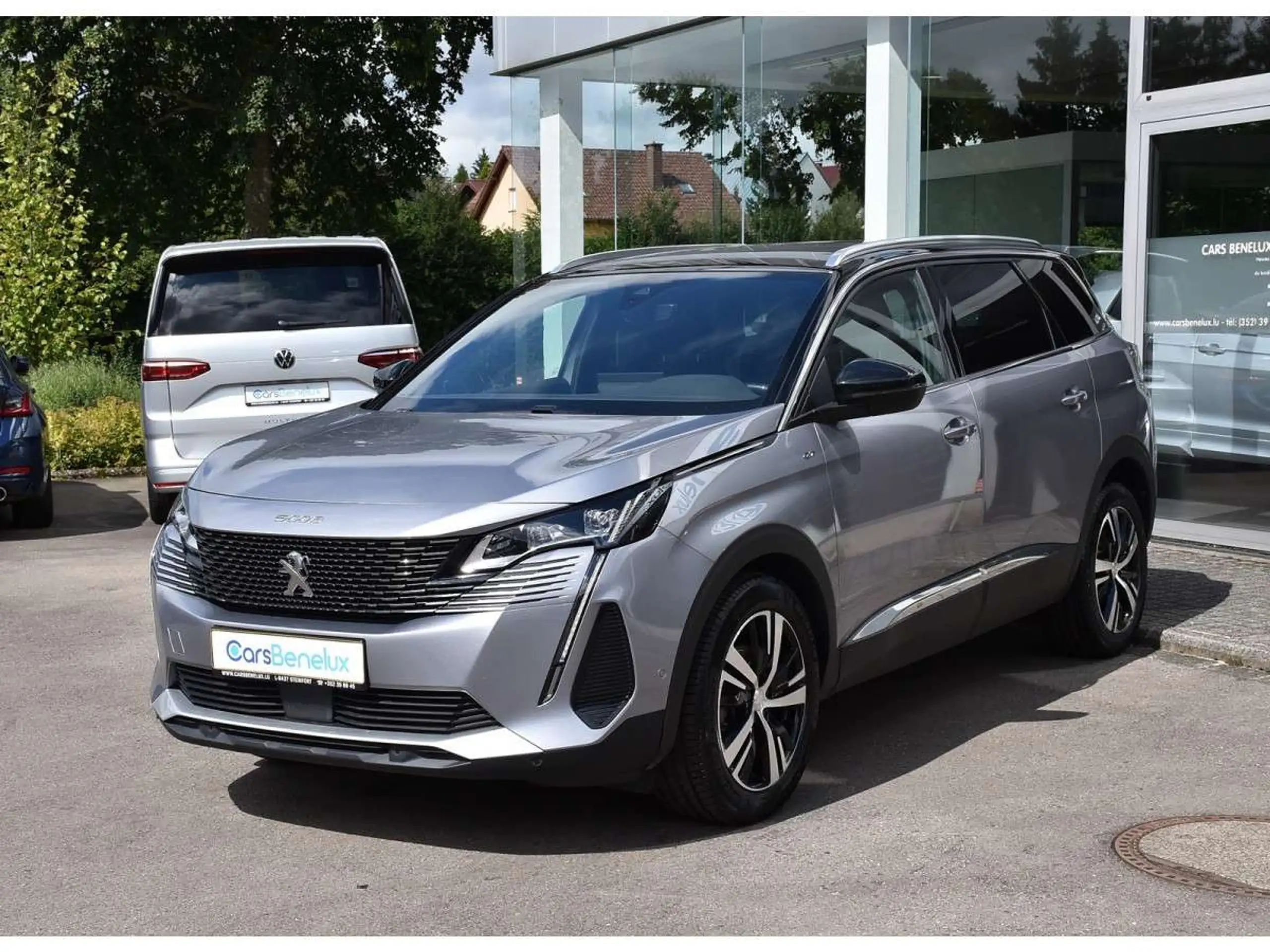 Peugeot - 5008