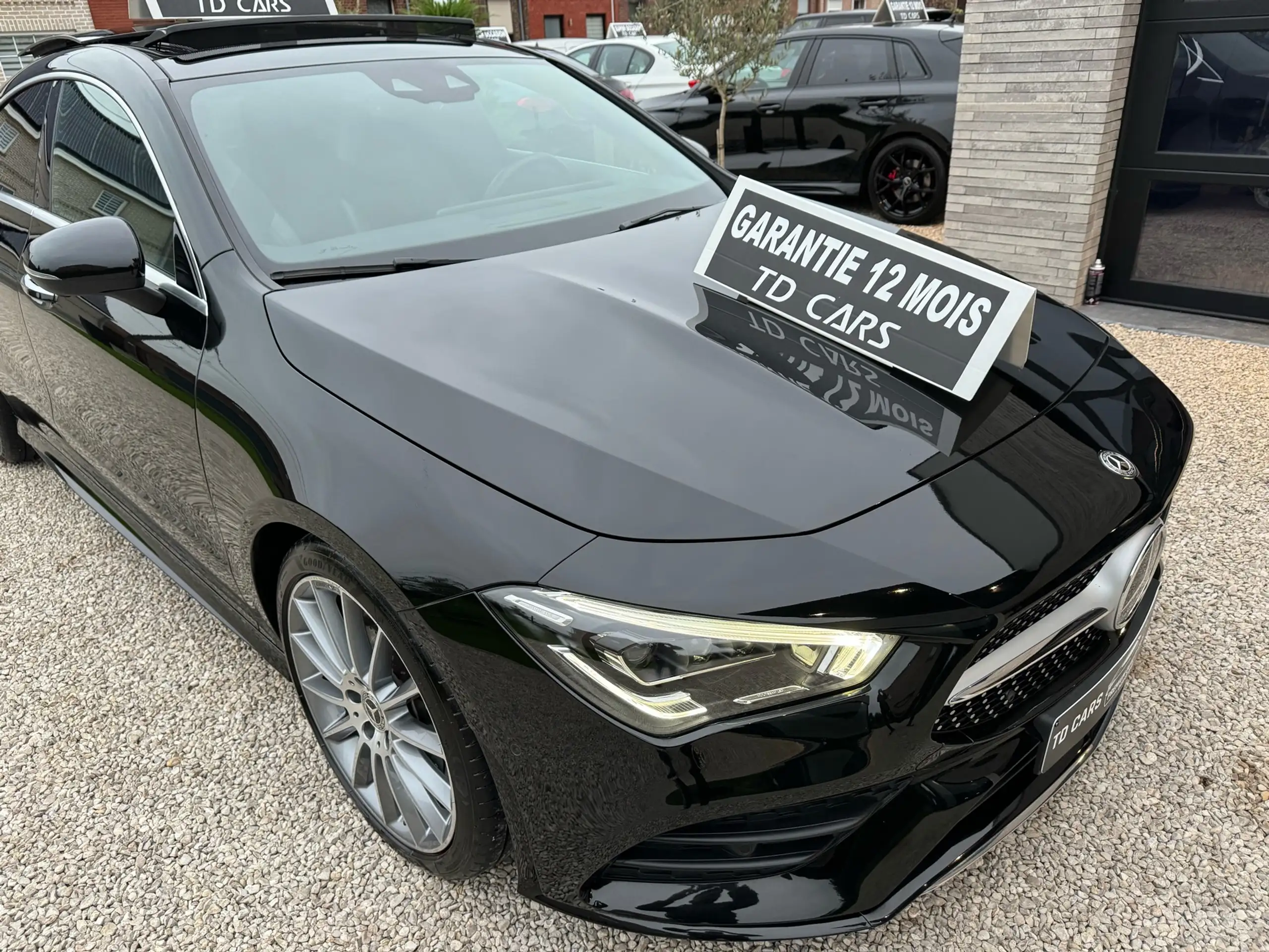 Mercedes-Benz - CLA 200