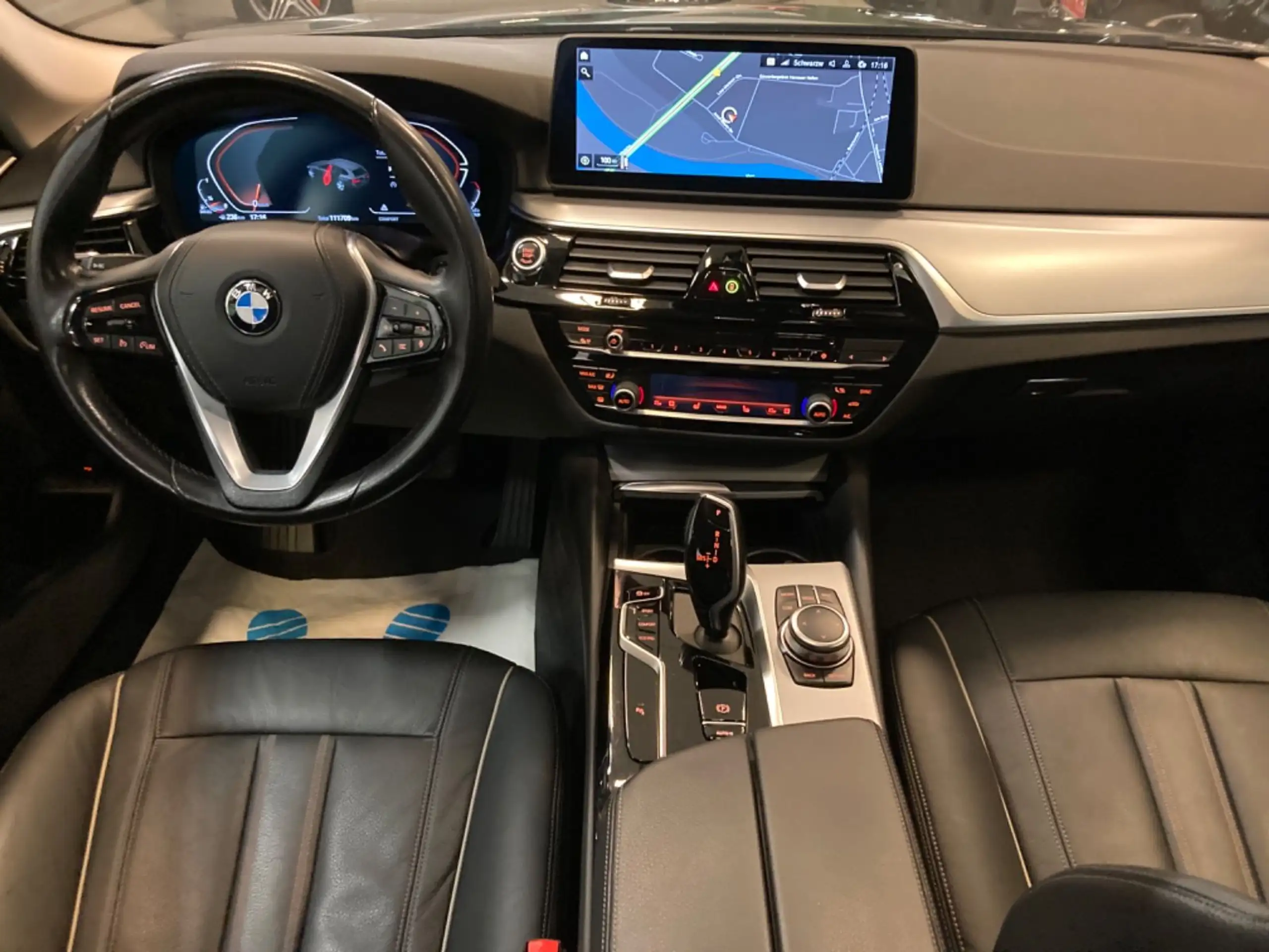 BMW - 520