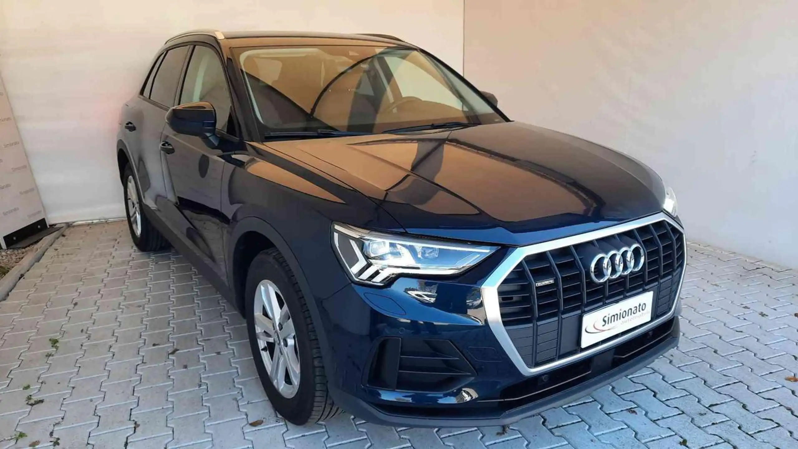 Audi - Q3