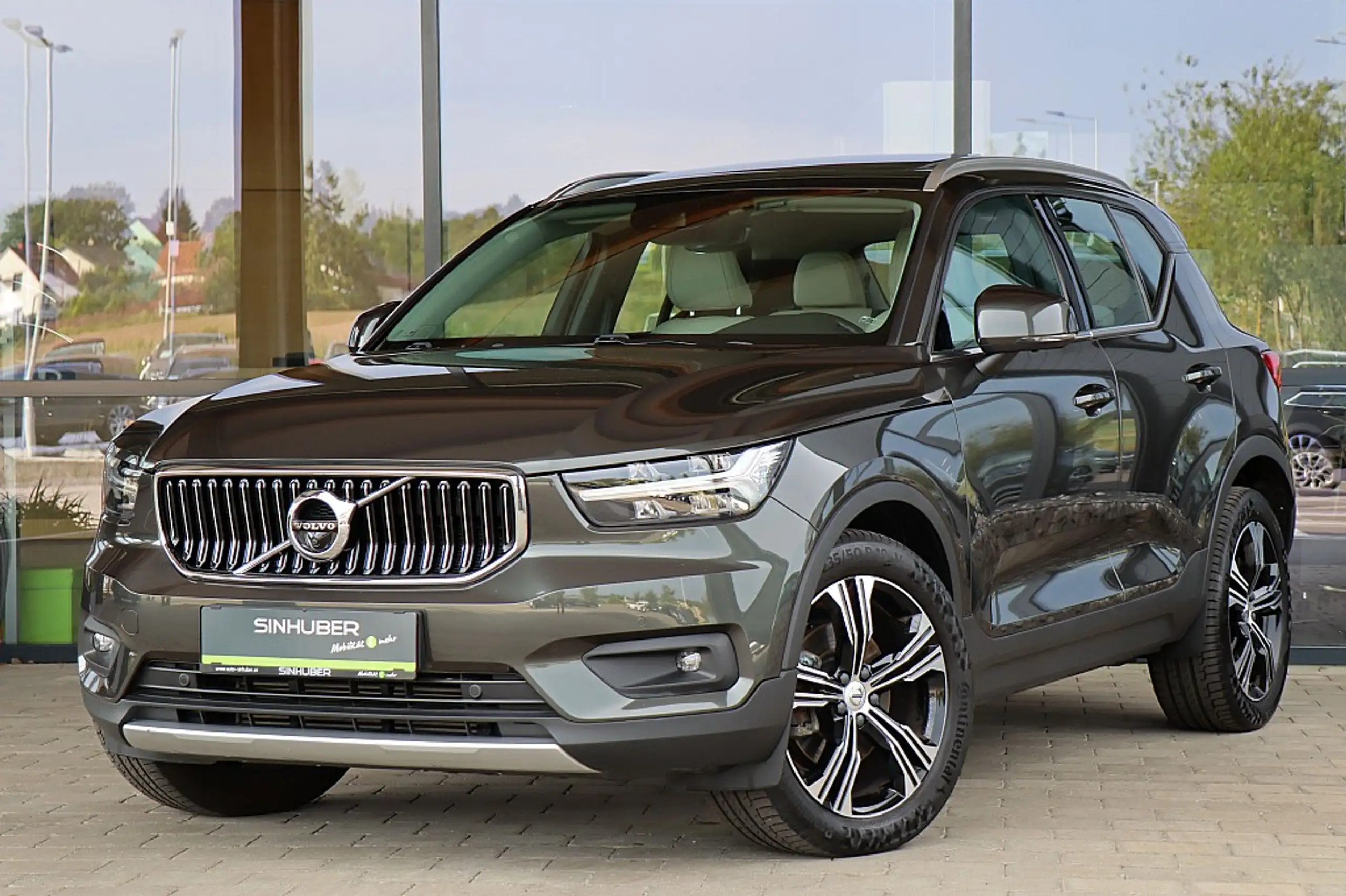 Volvo - XC40