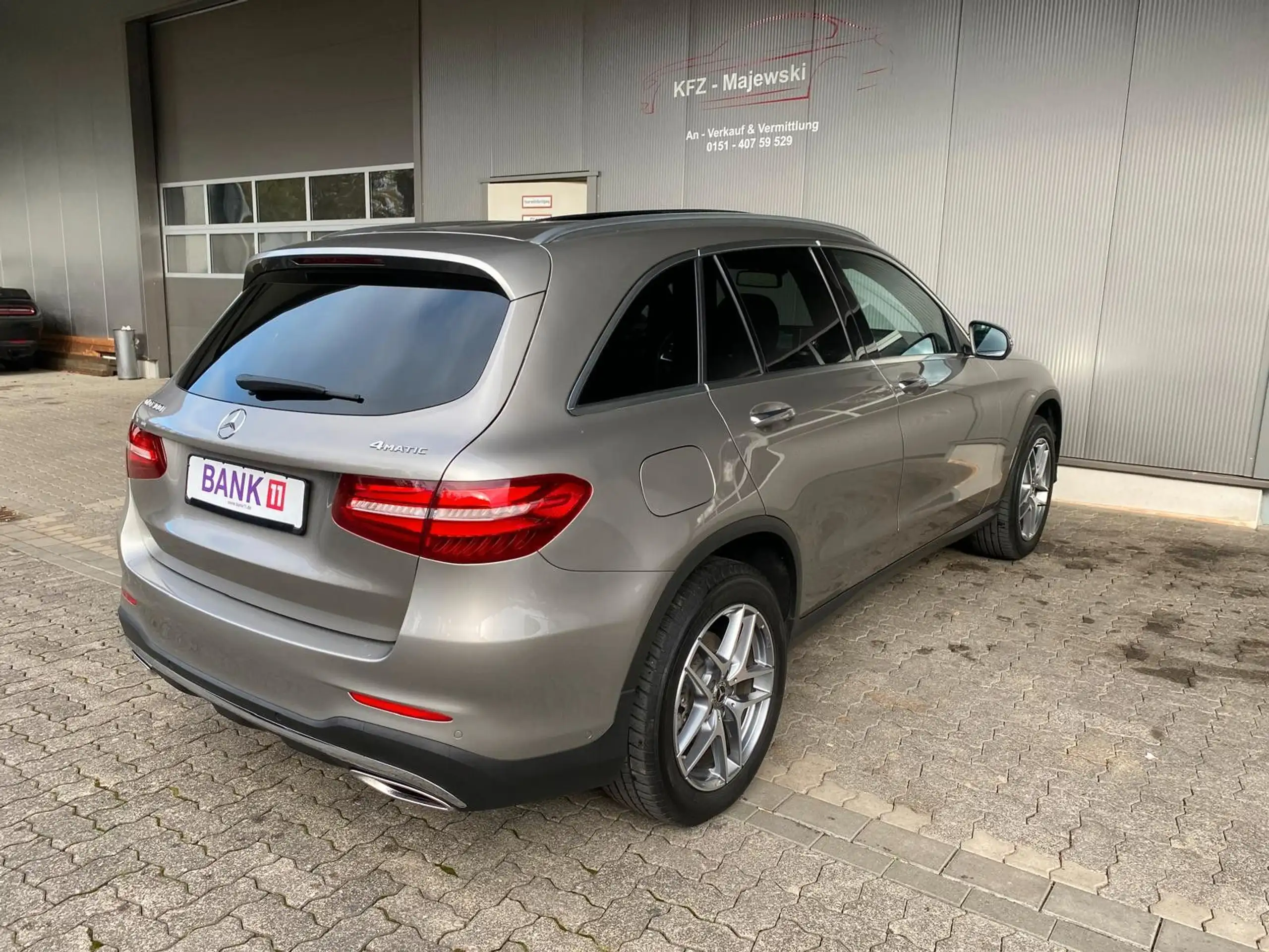 Mercedes-Benz - GLC 300