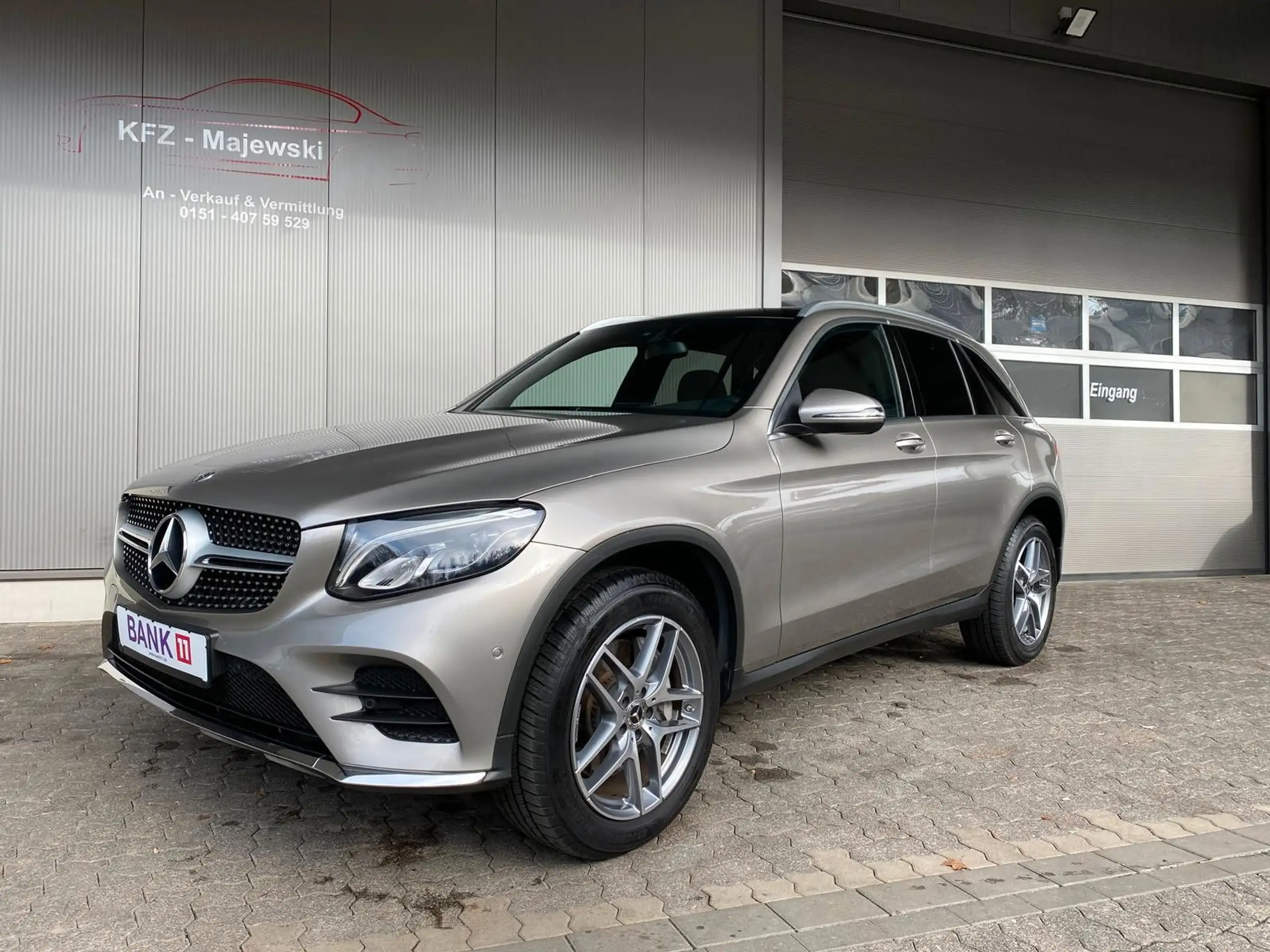 Mercedes-Benz - GLC 300