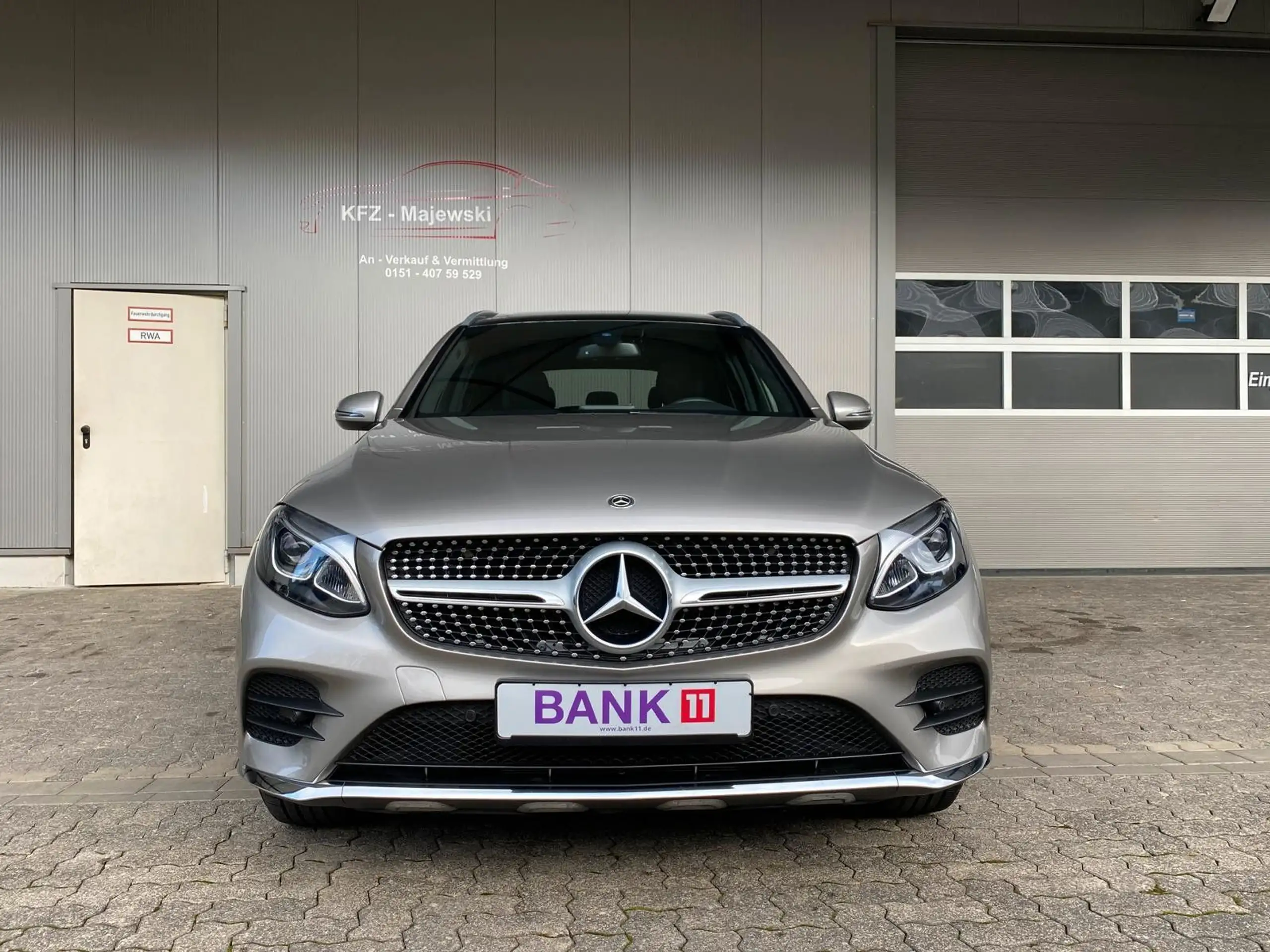 Mercedes-Benz - GLC 300