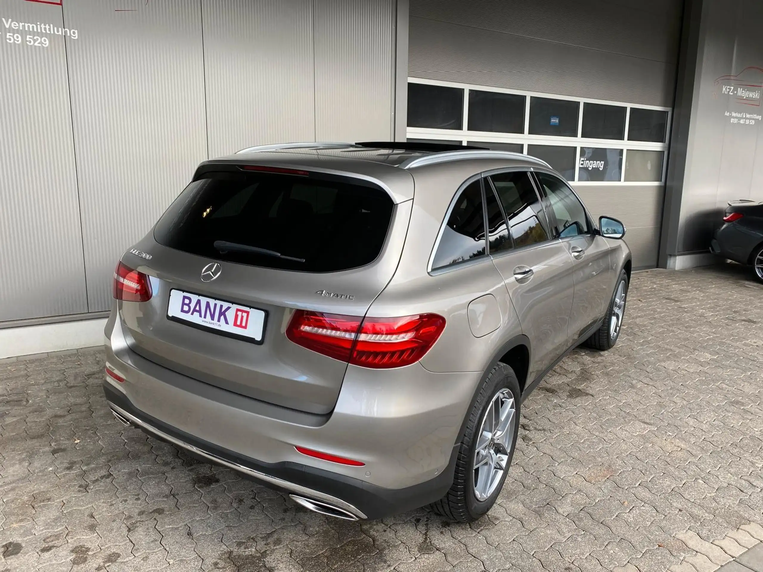 Mercedes-Benz - GLC 300