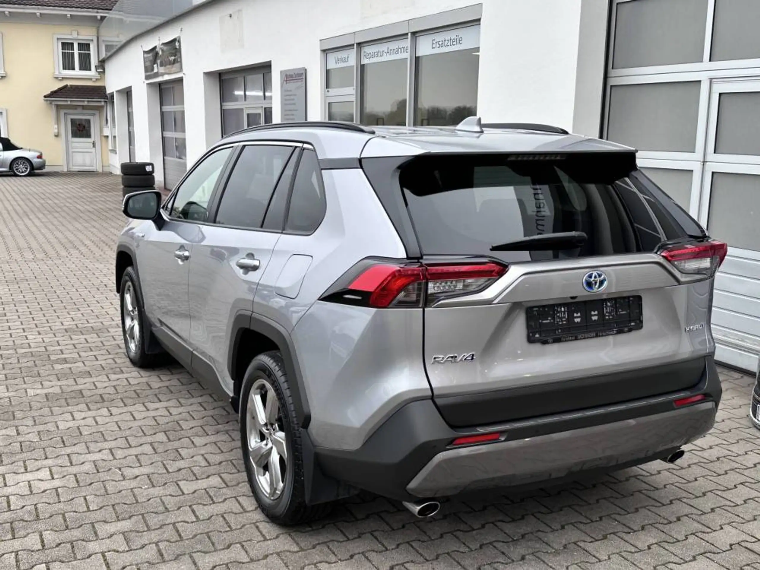 Toyota - RAV 4