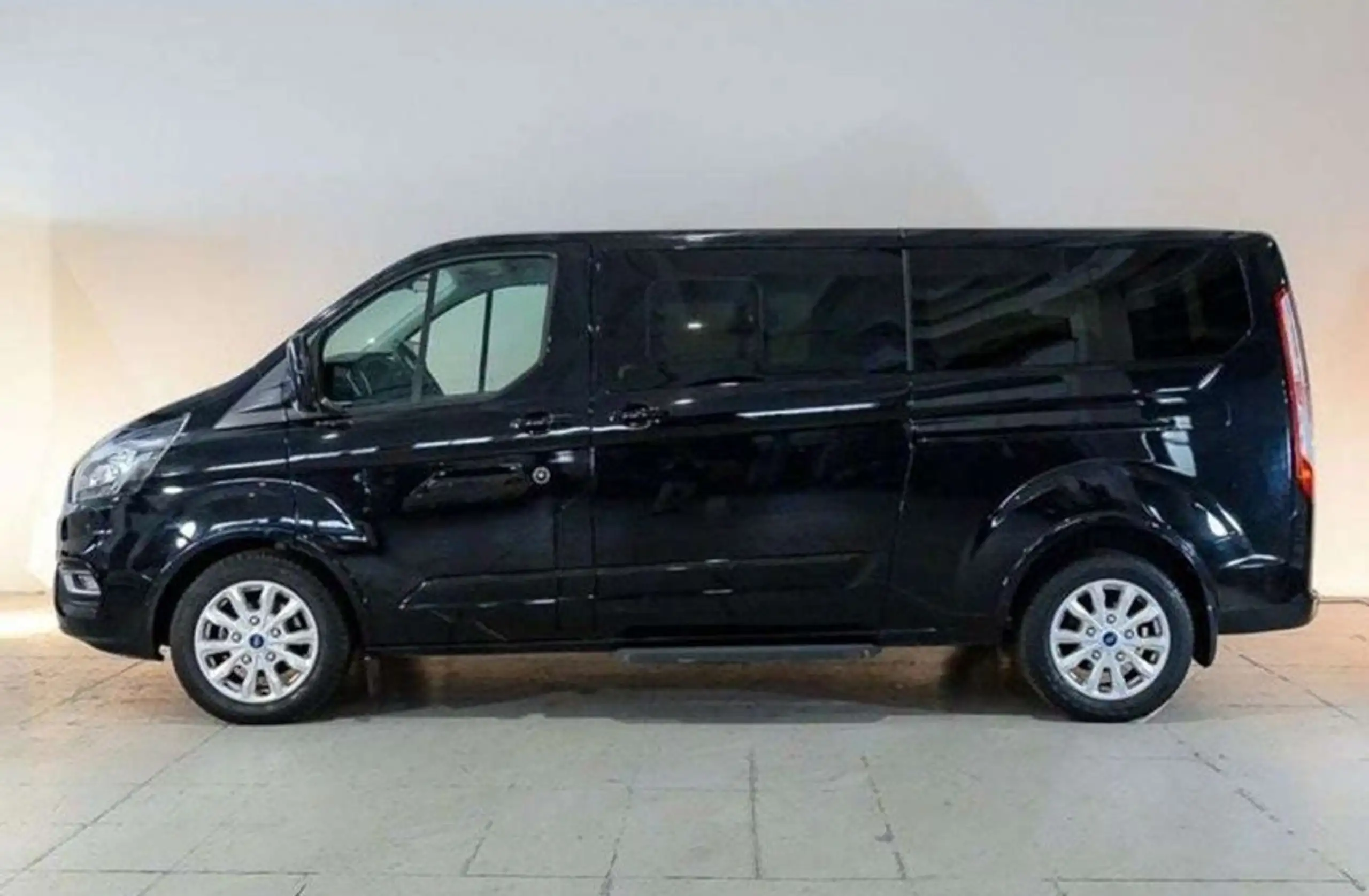 Ford - Tourneo Custom