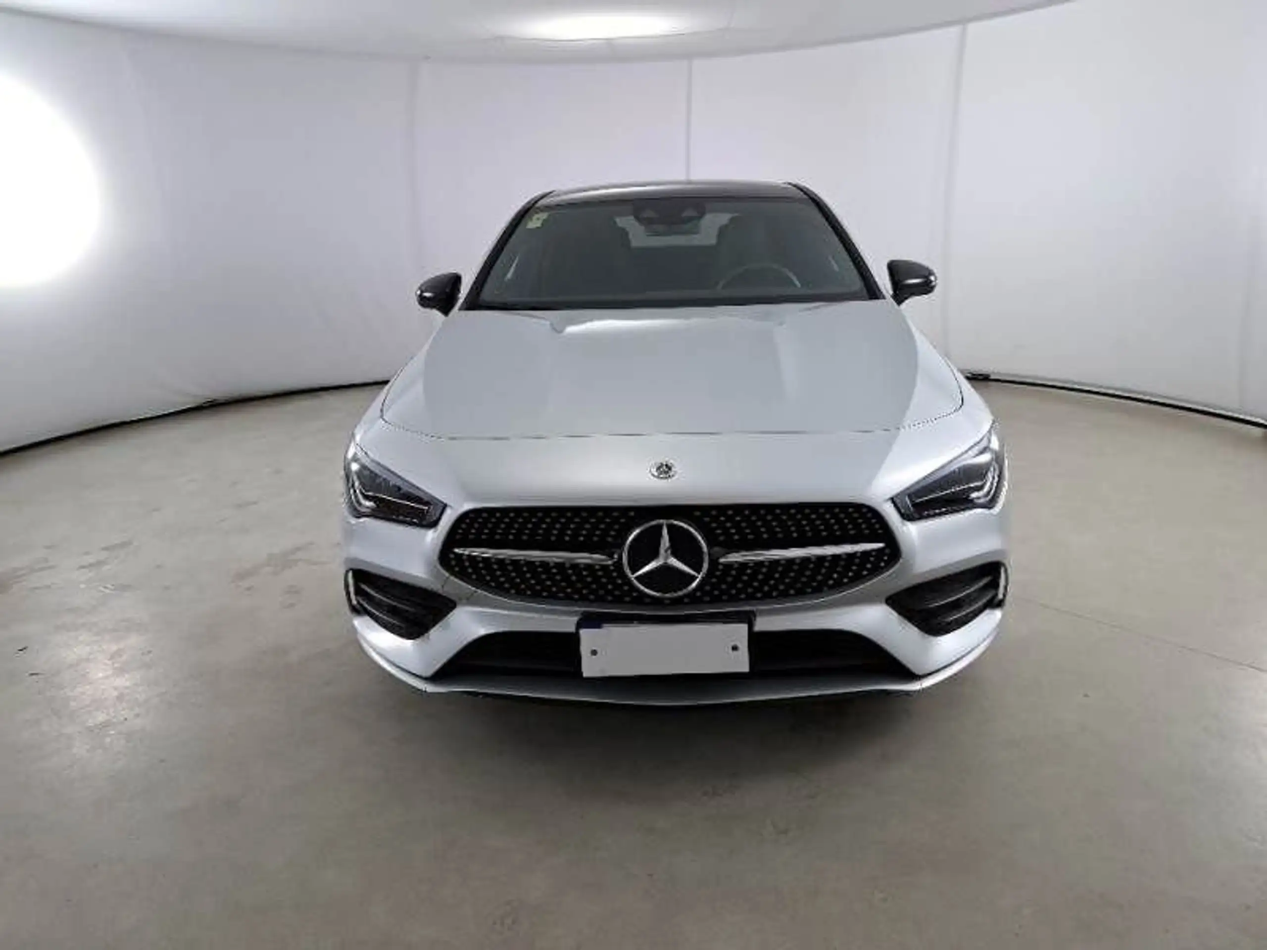 Mercedes-Benz - CLA 200