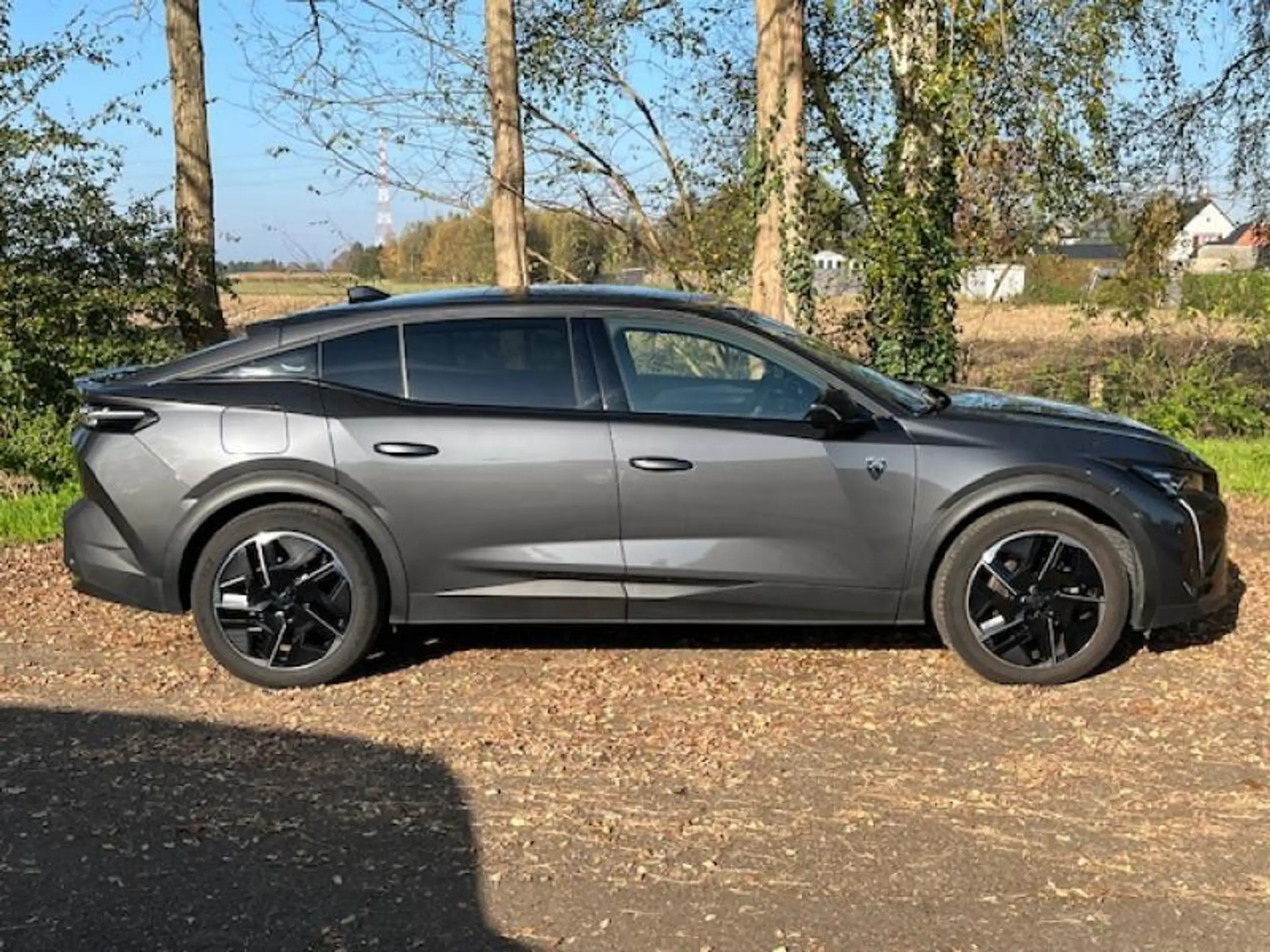 Peugeot - 408