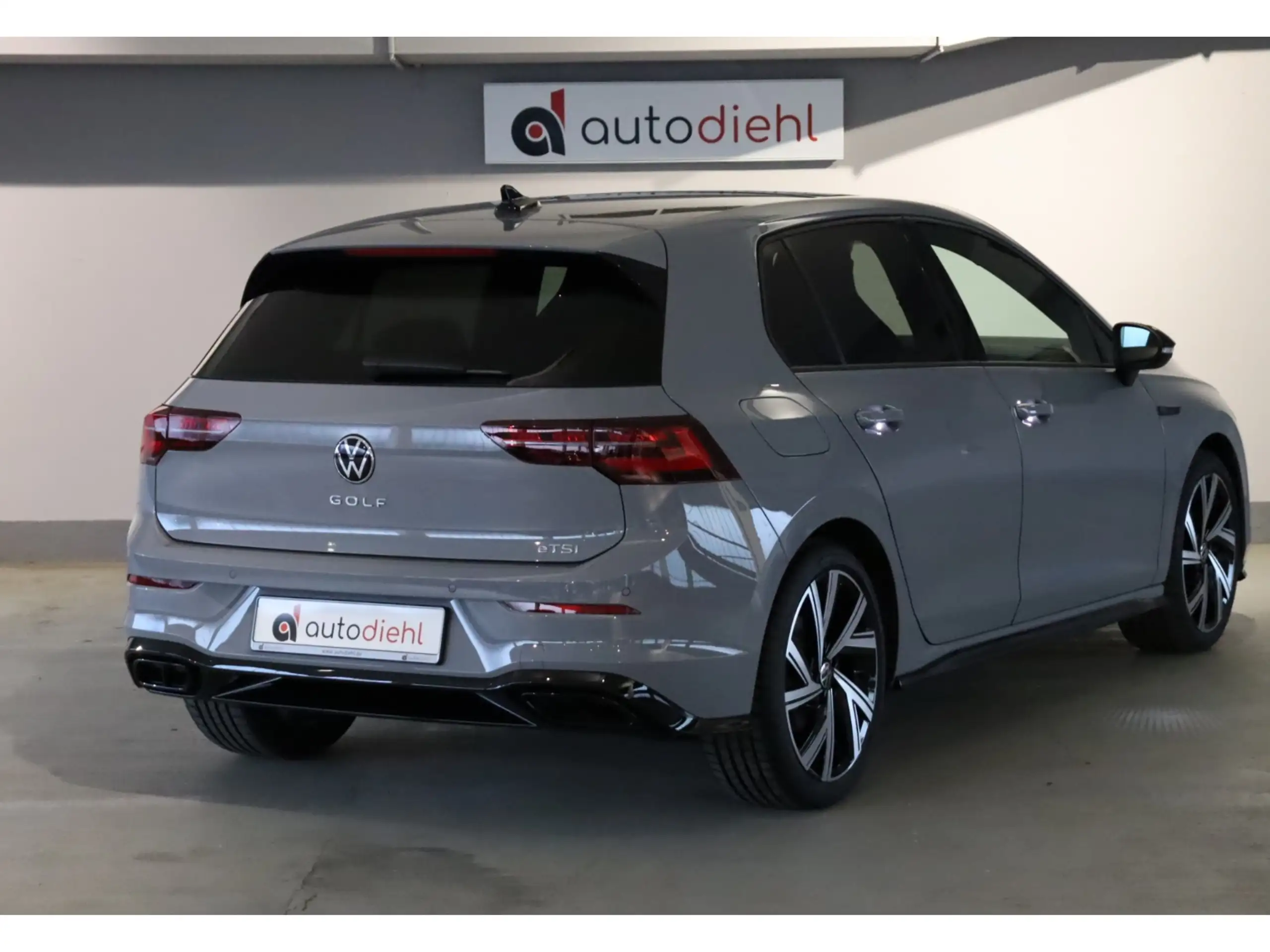 Volkswagen - Golf