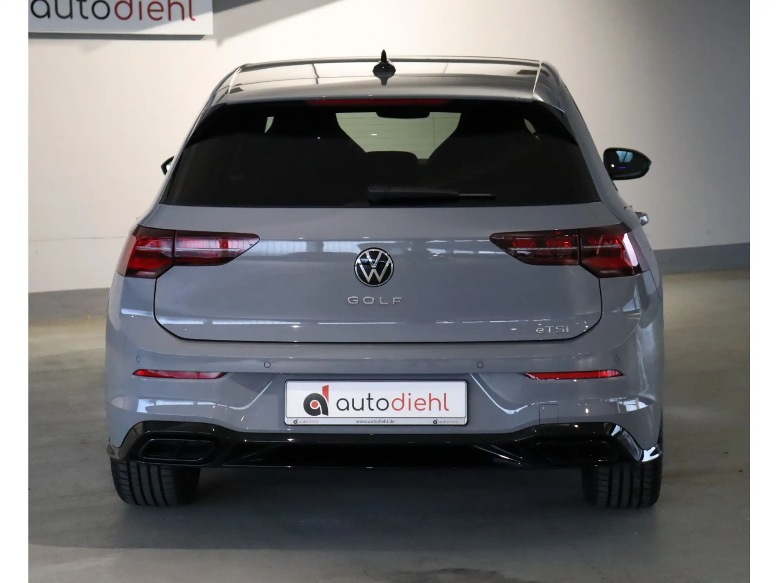 Volkswagen - Golf