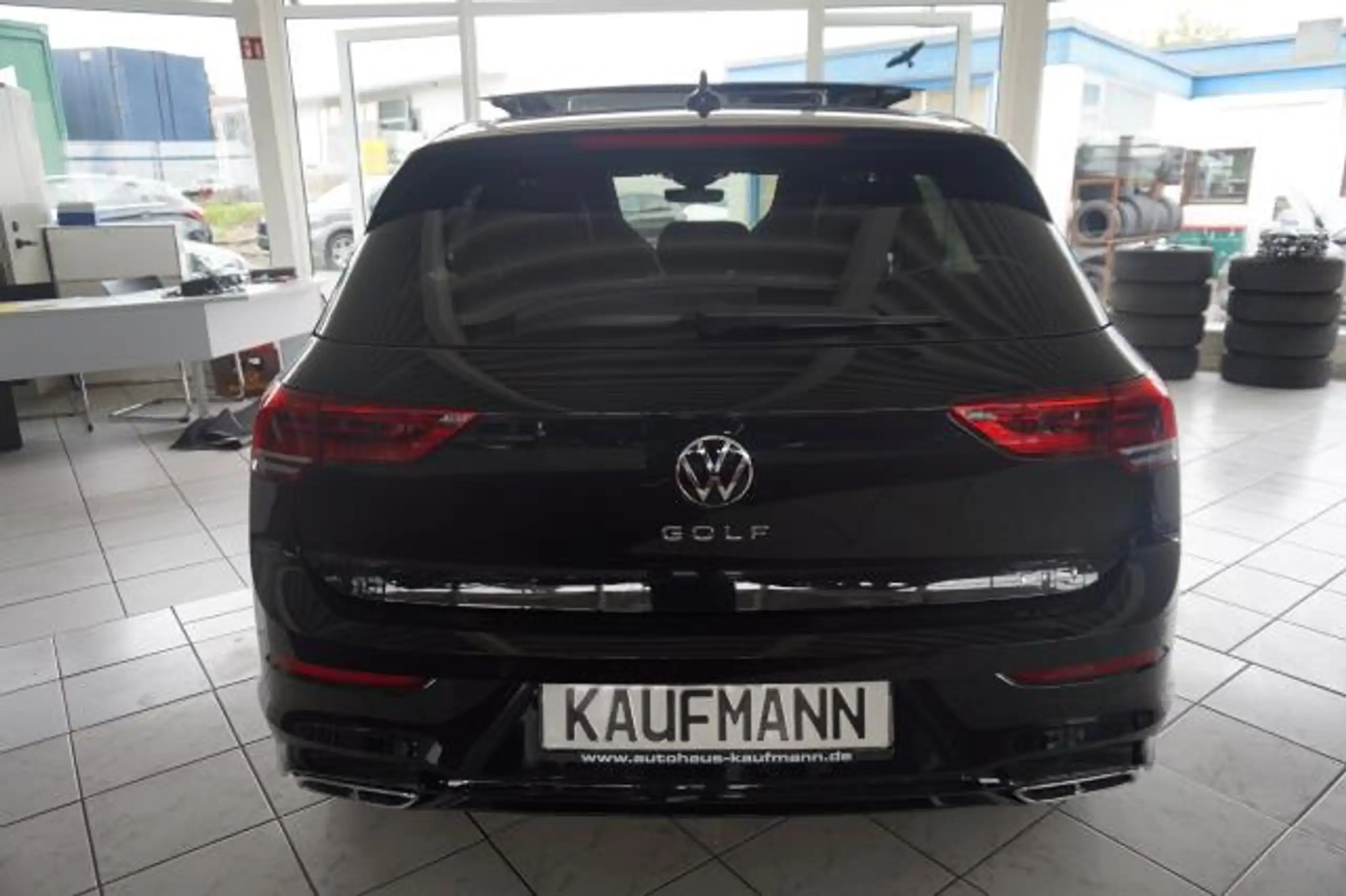 Volkswagen - Golf