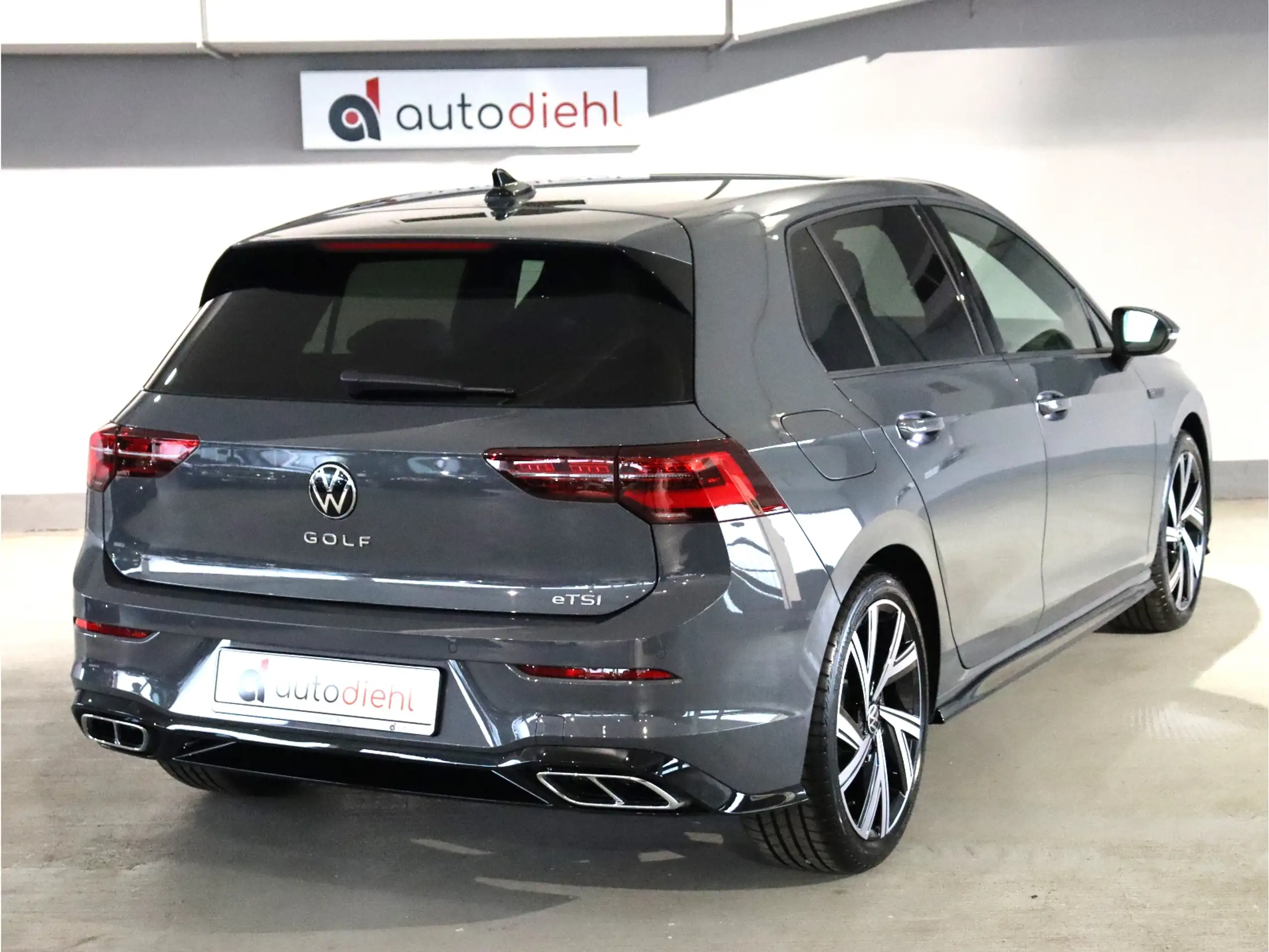 Volkswagen - Golf