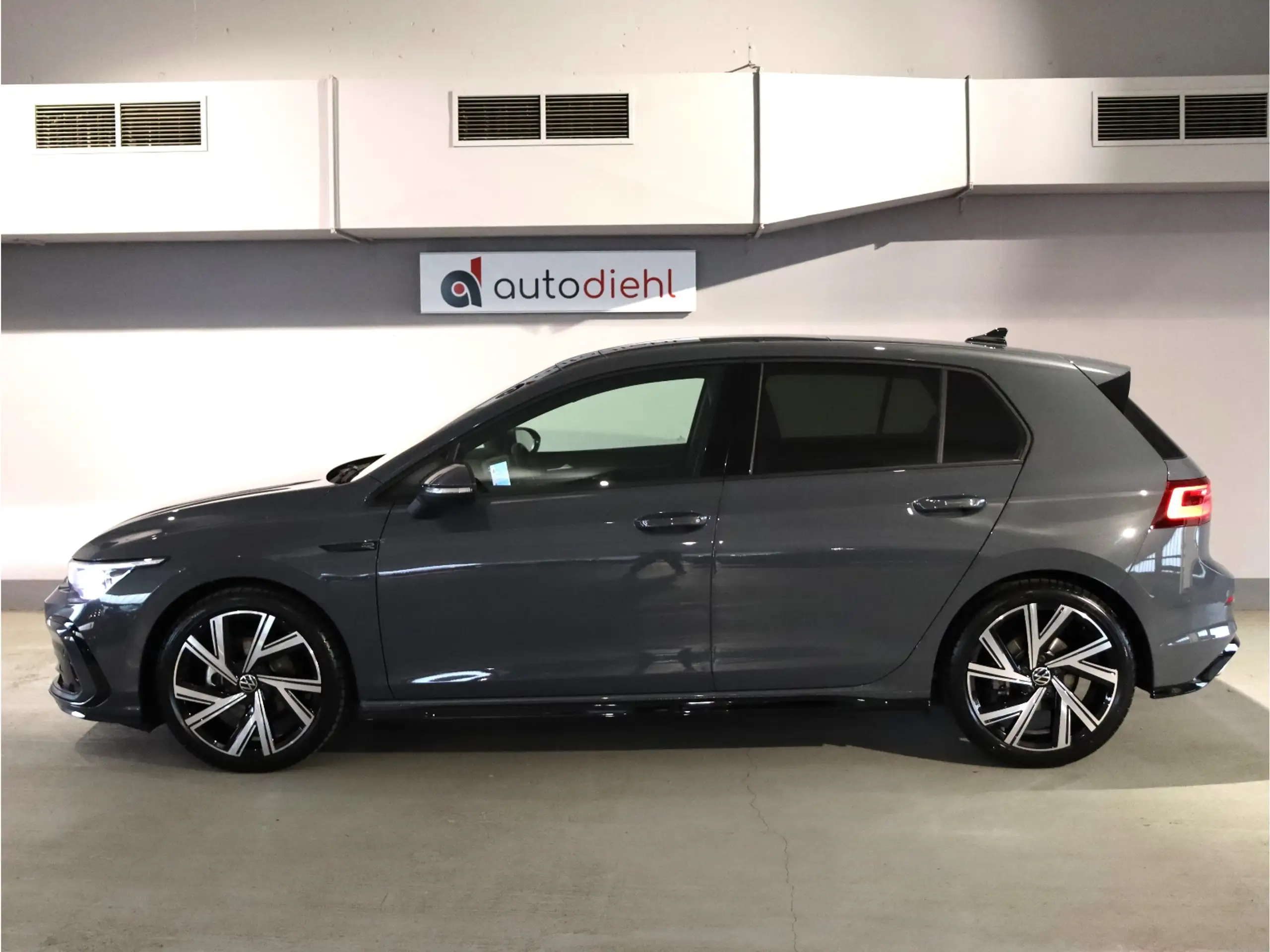 Volkswagen - Golf