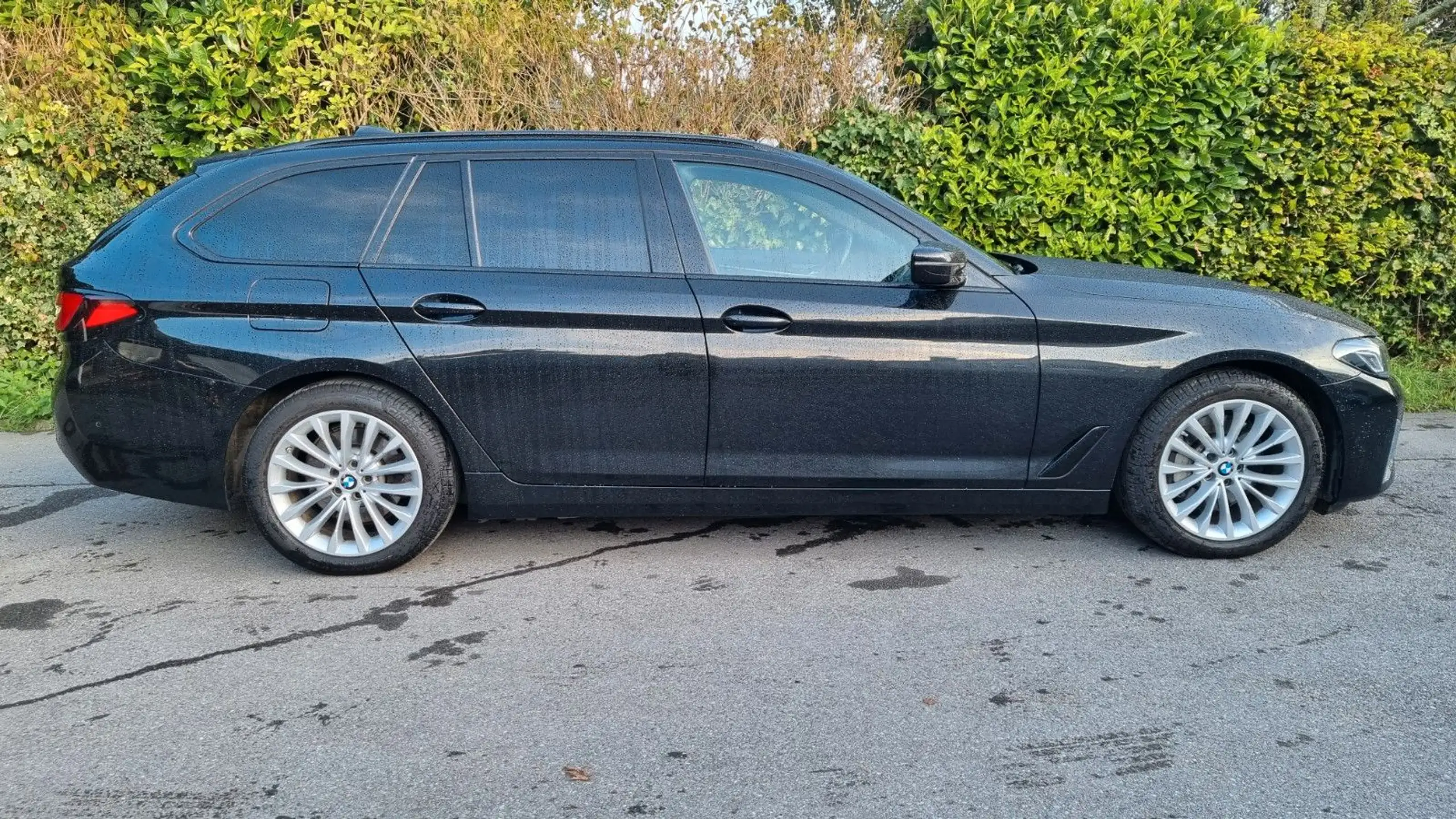 BMW - 530