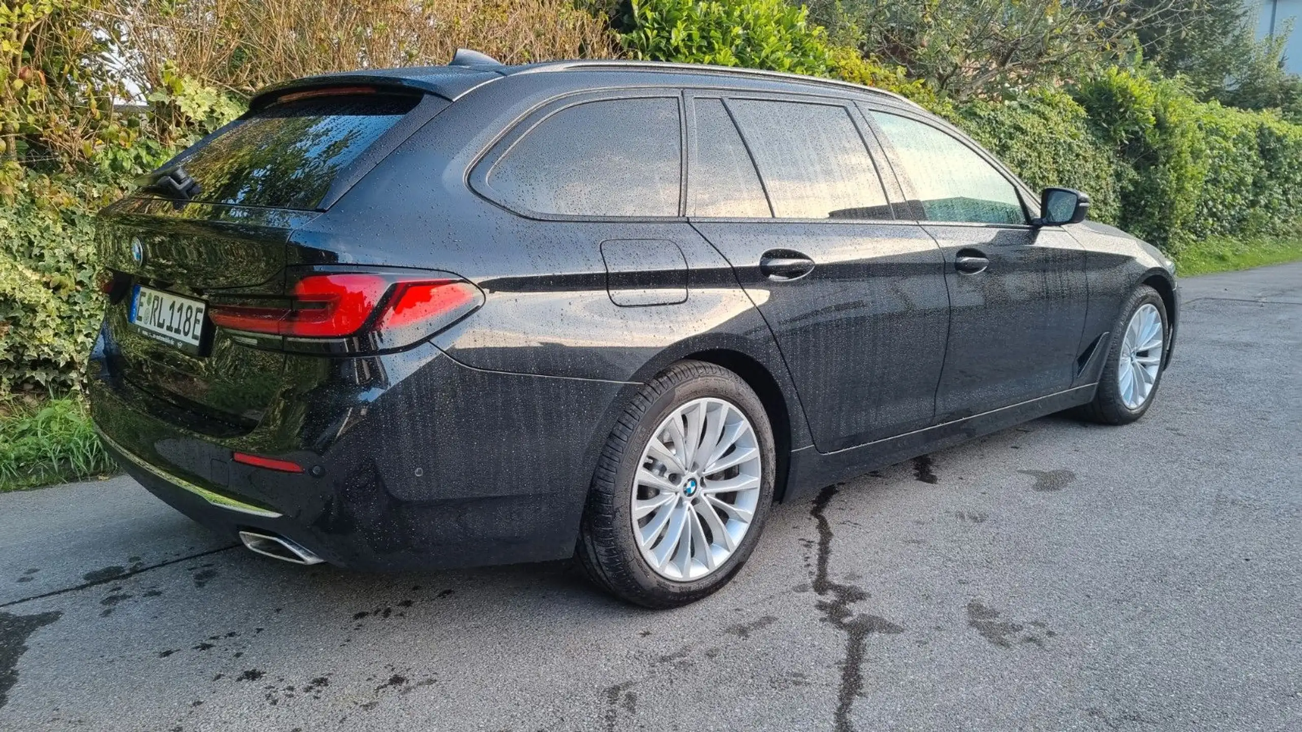 BMW - 530