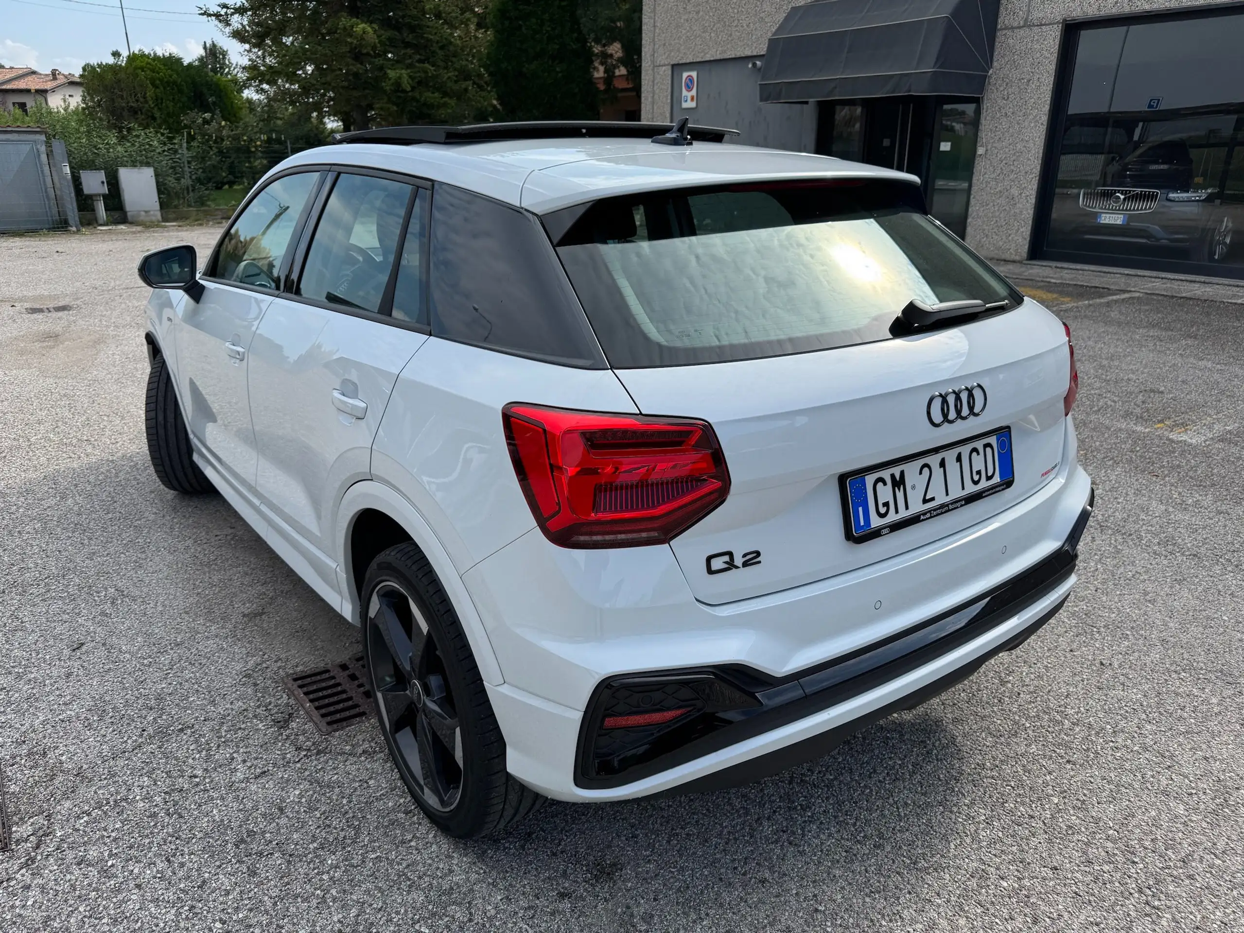 Audi - Q2