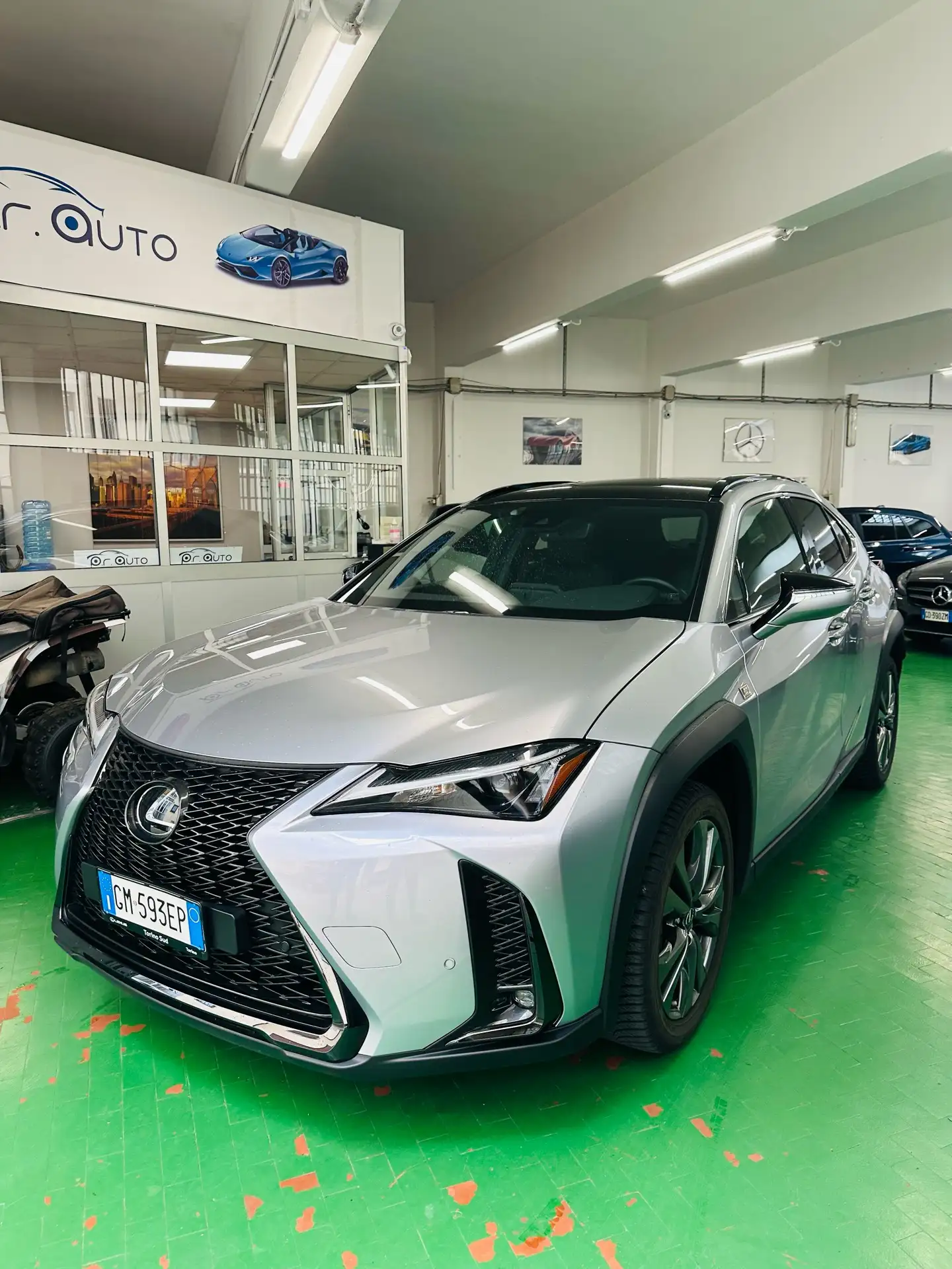 Lexus - UX 250h