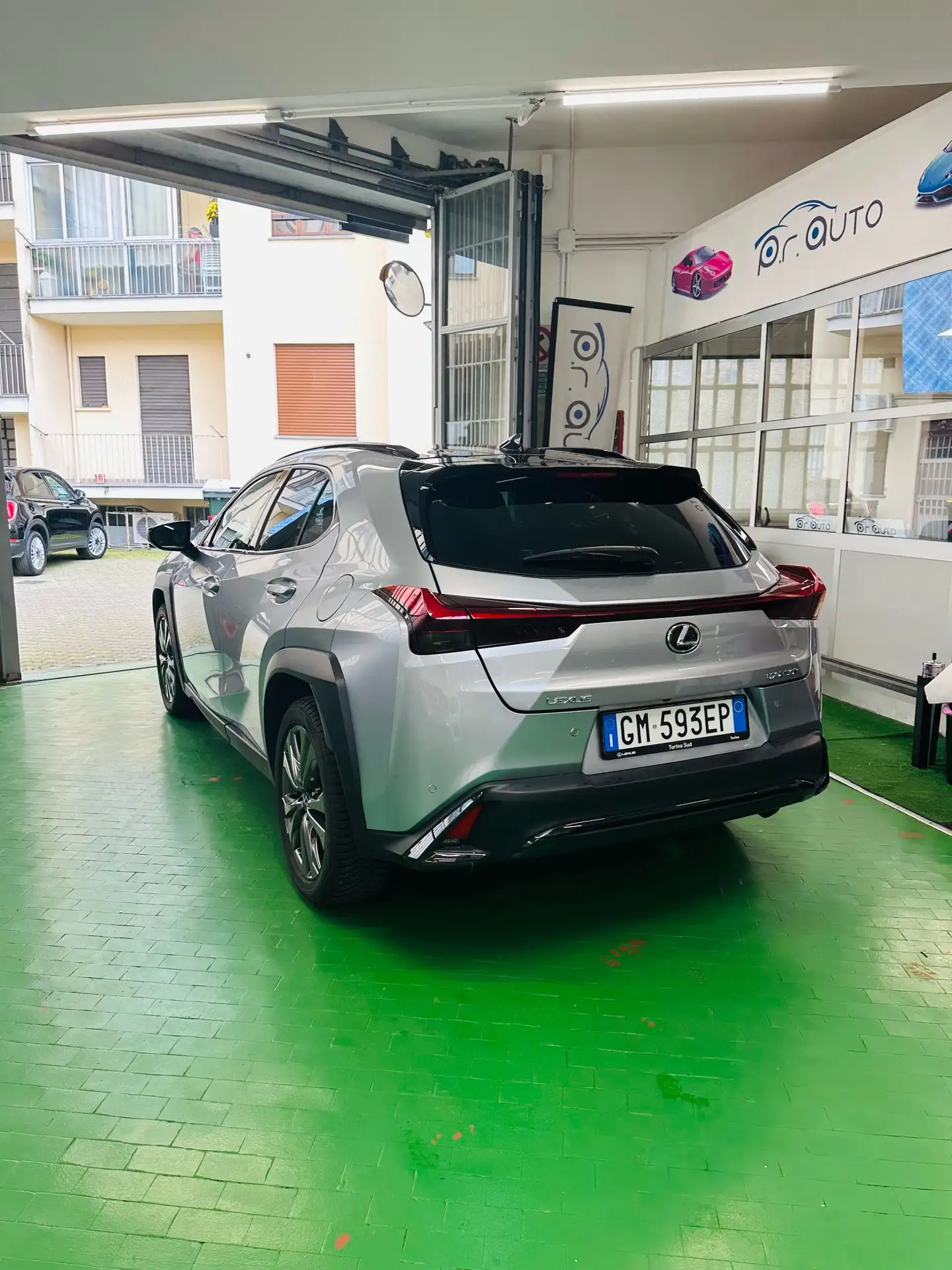 Lexus - UX 250h