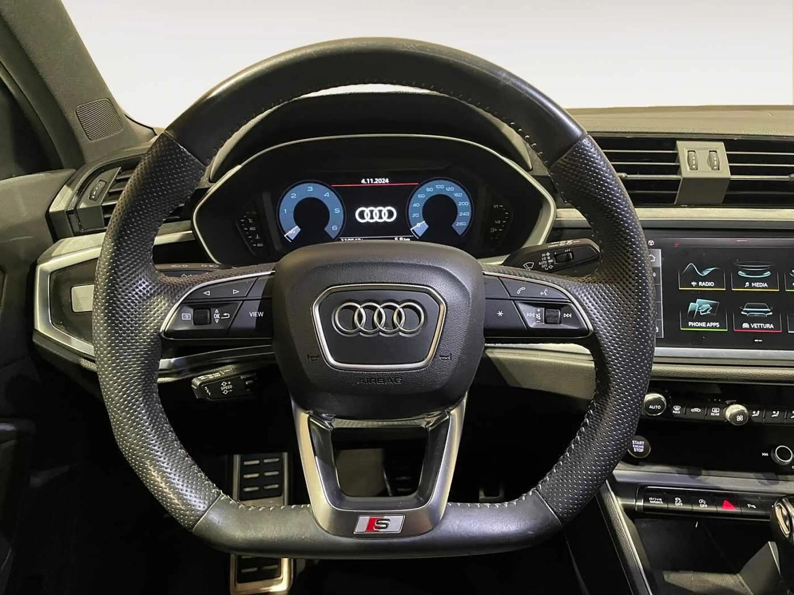 Audi - Q3