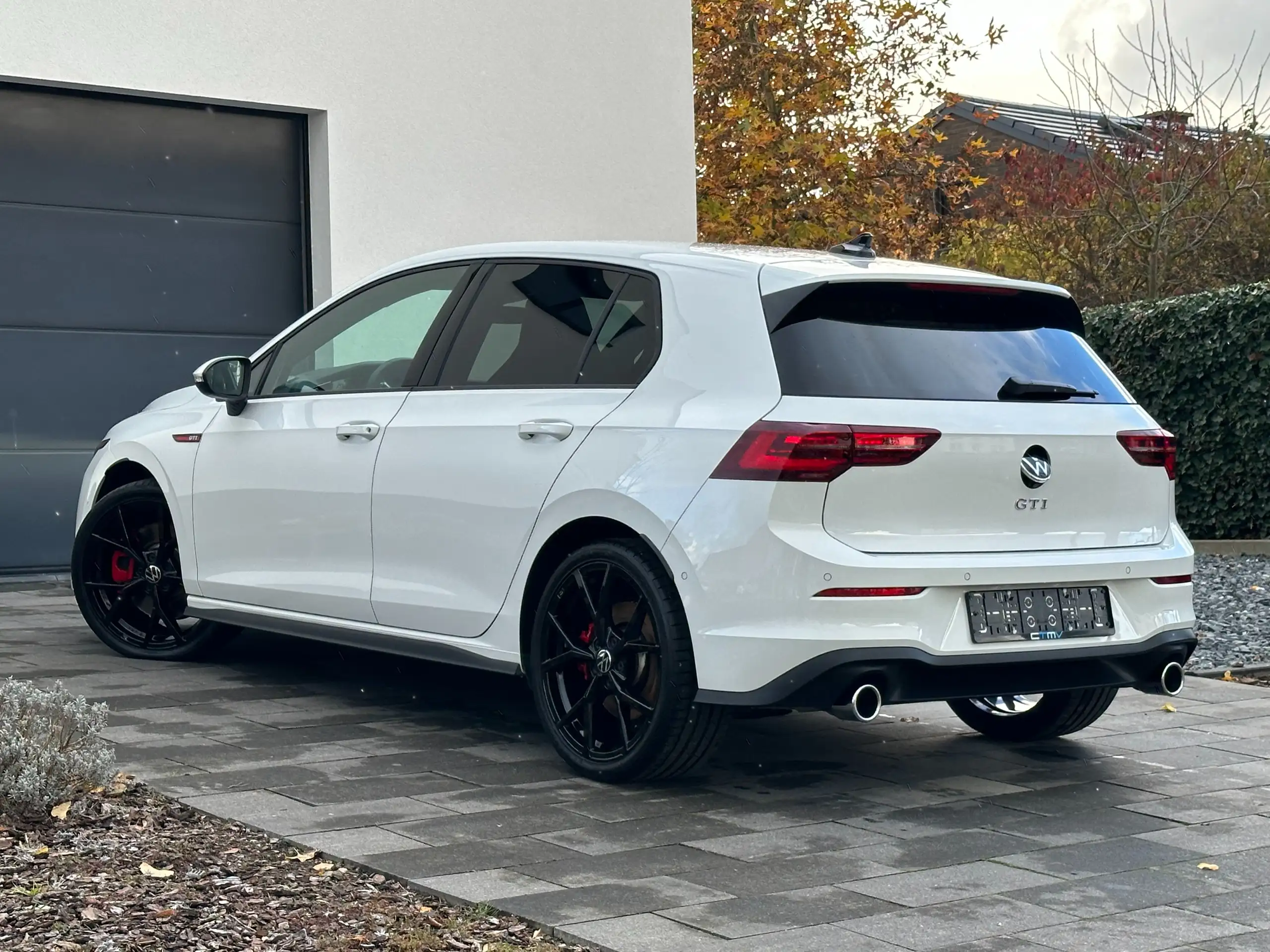 Volkswagen - Golf GTI