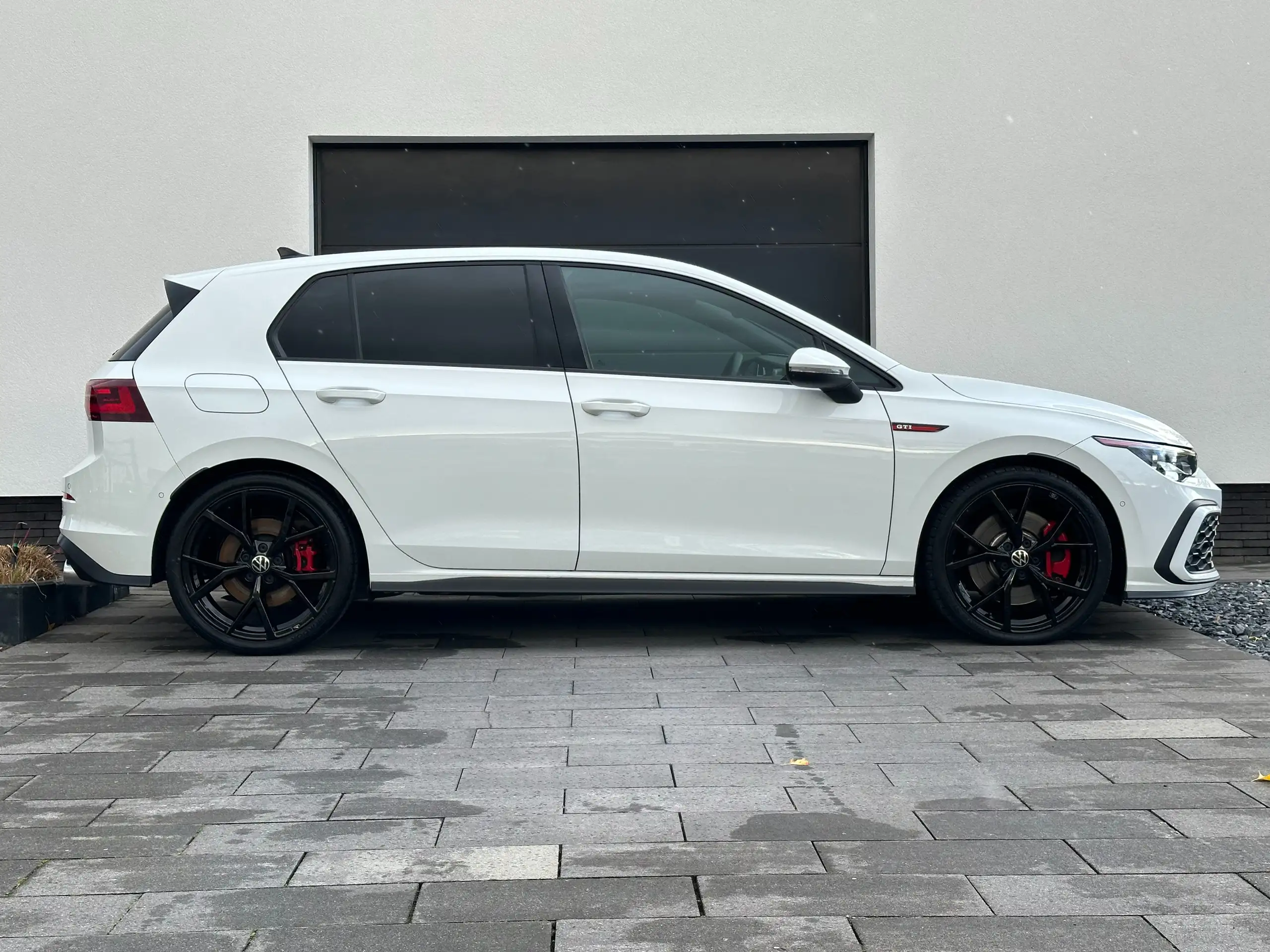 Volkswagen - Golf GTI