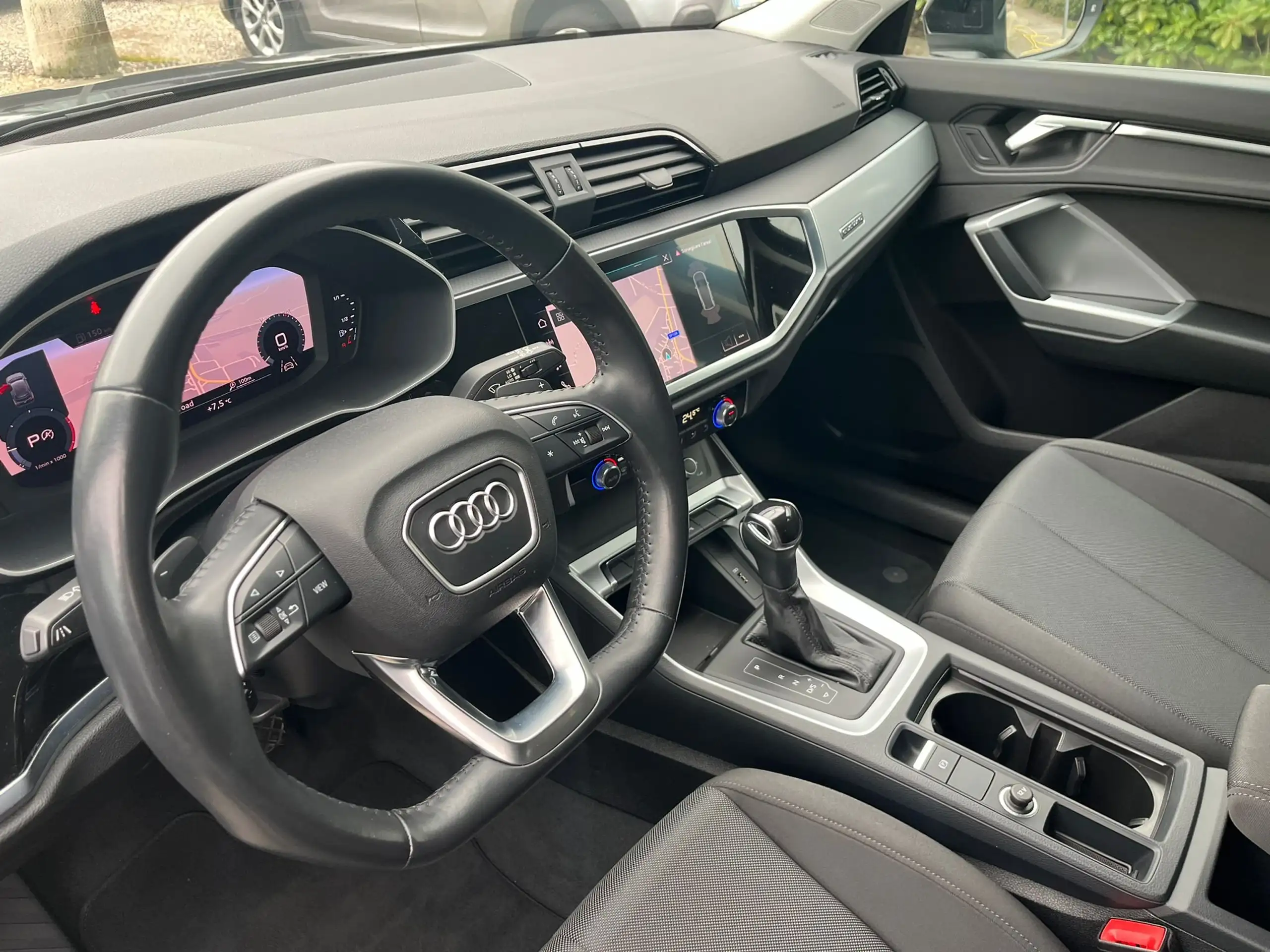 Audi - Q3