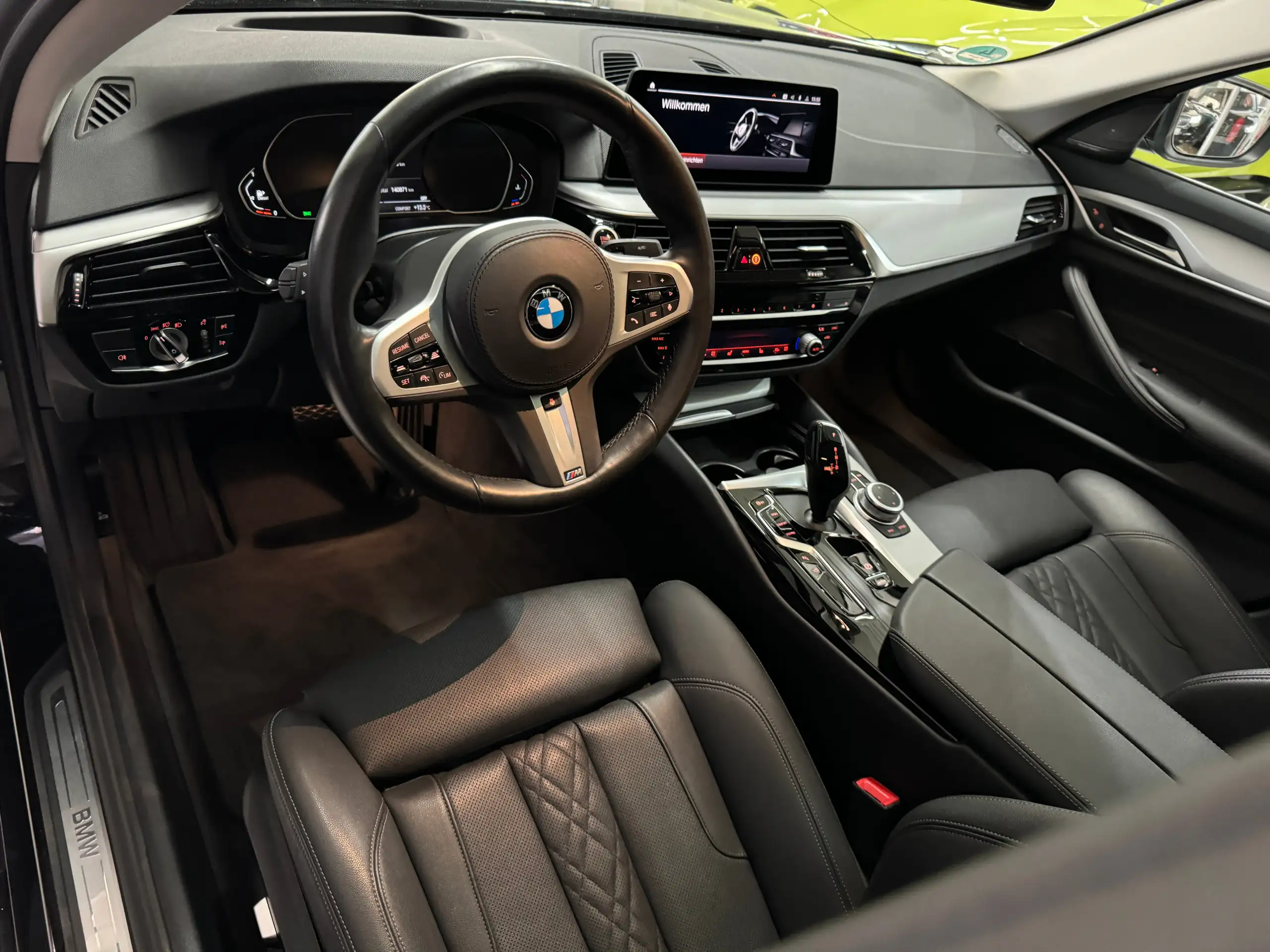 BMW - 520