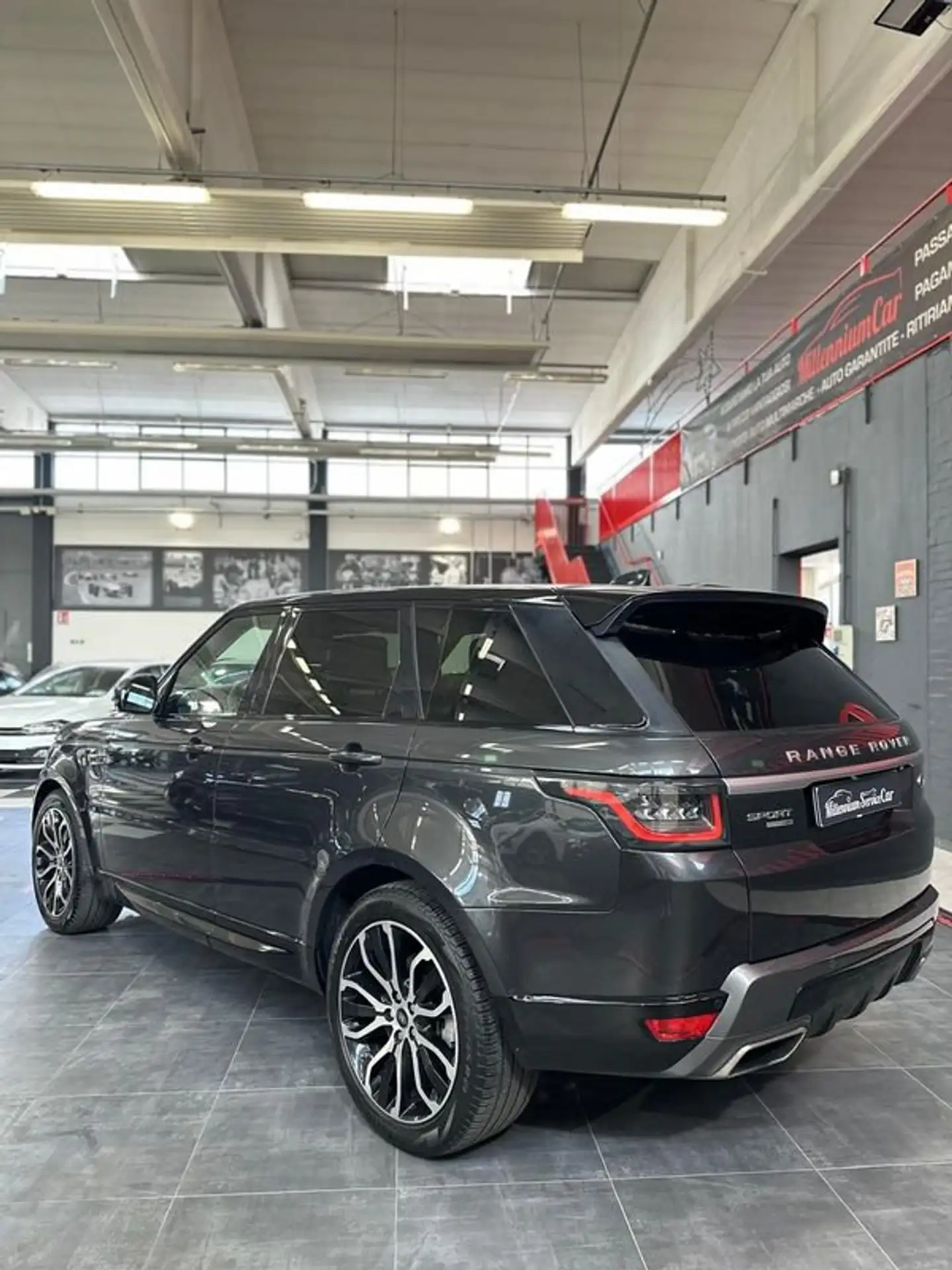 Land Rover - Range Rover Sport