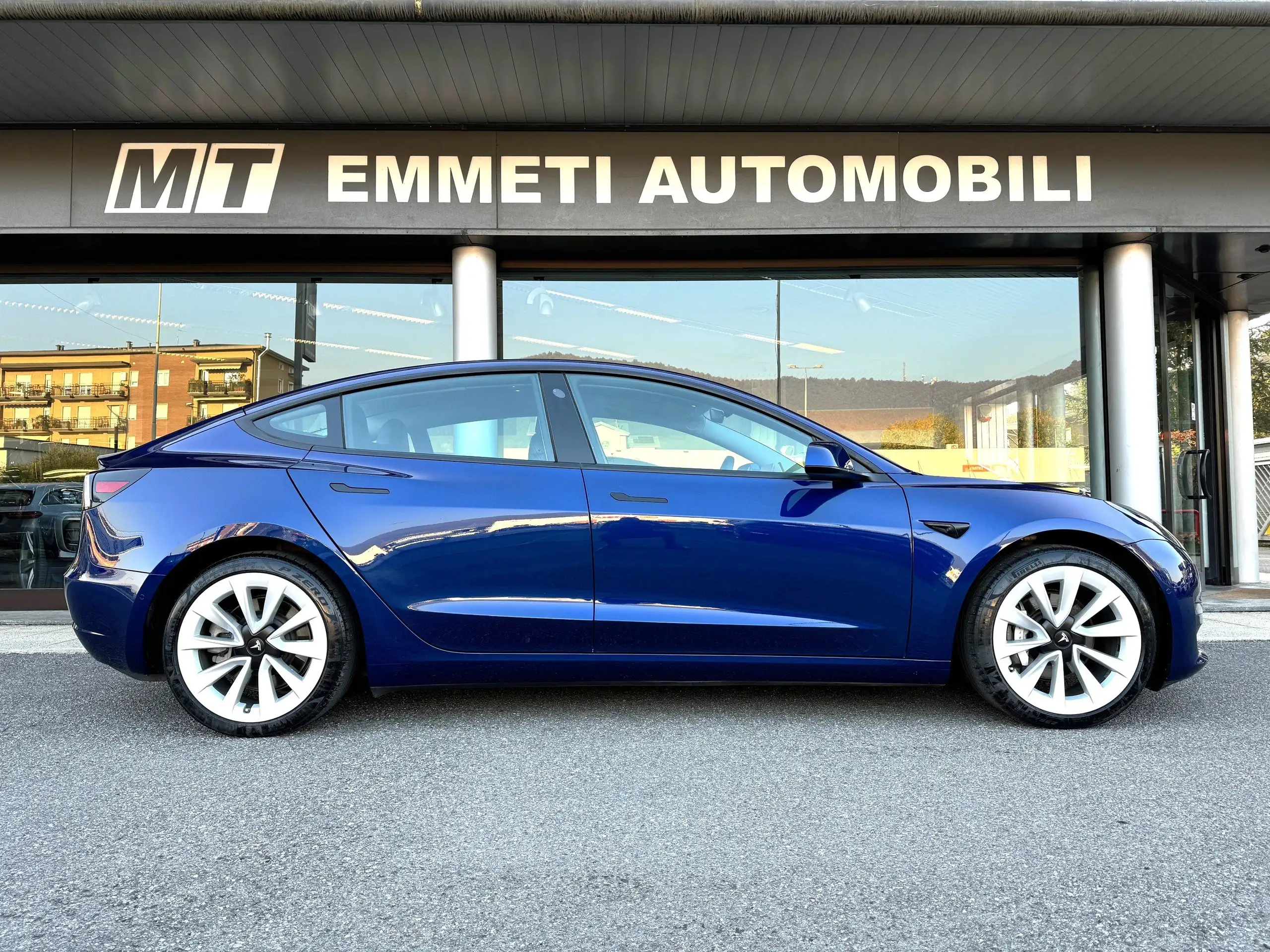 Tesla - Model 3