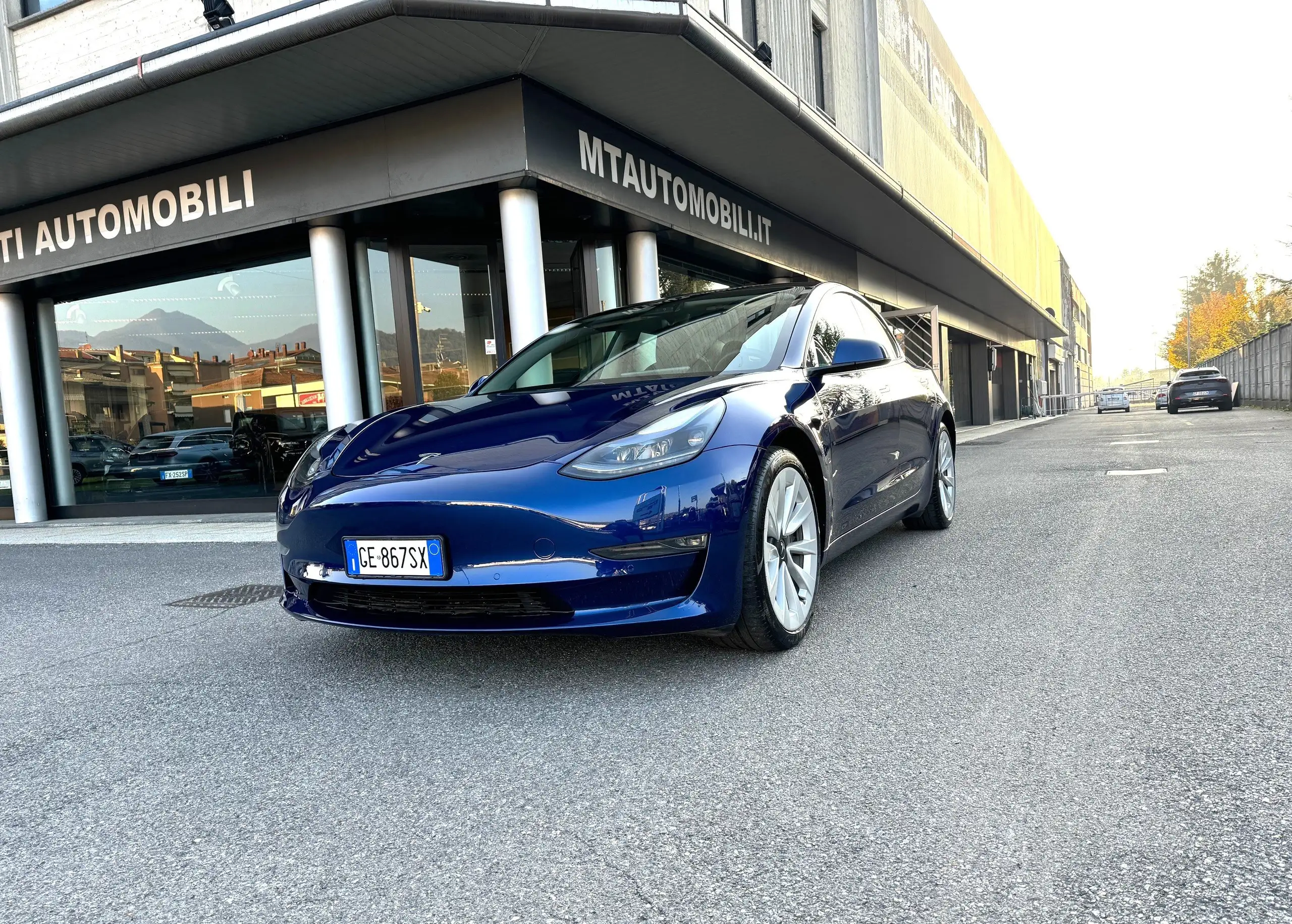 Tesla - Model 3