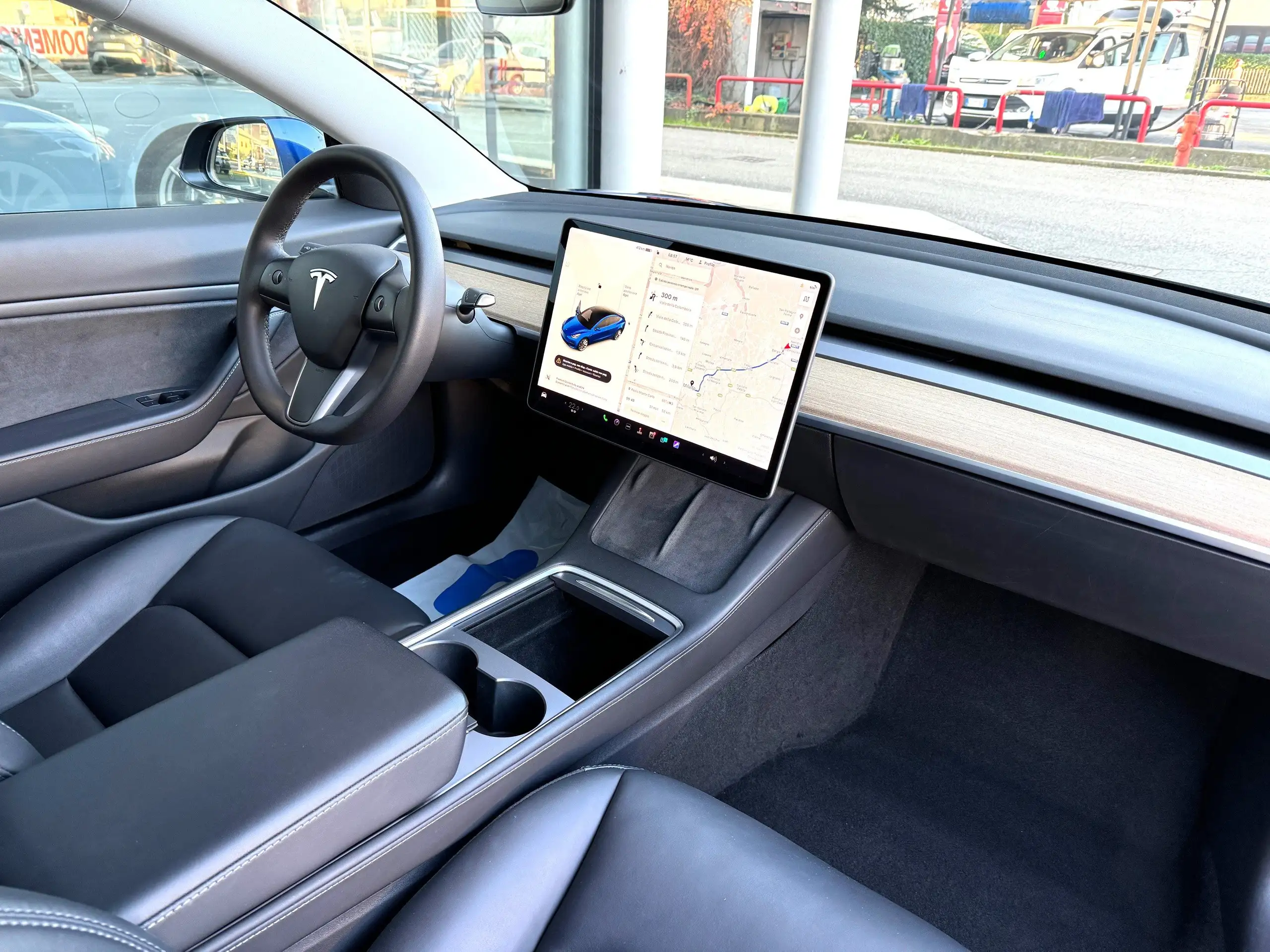 Tesla - Model 3