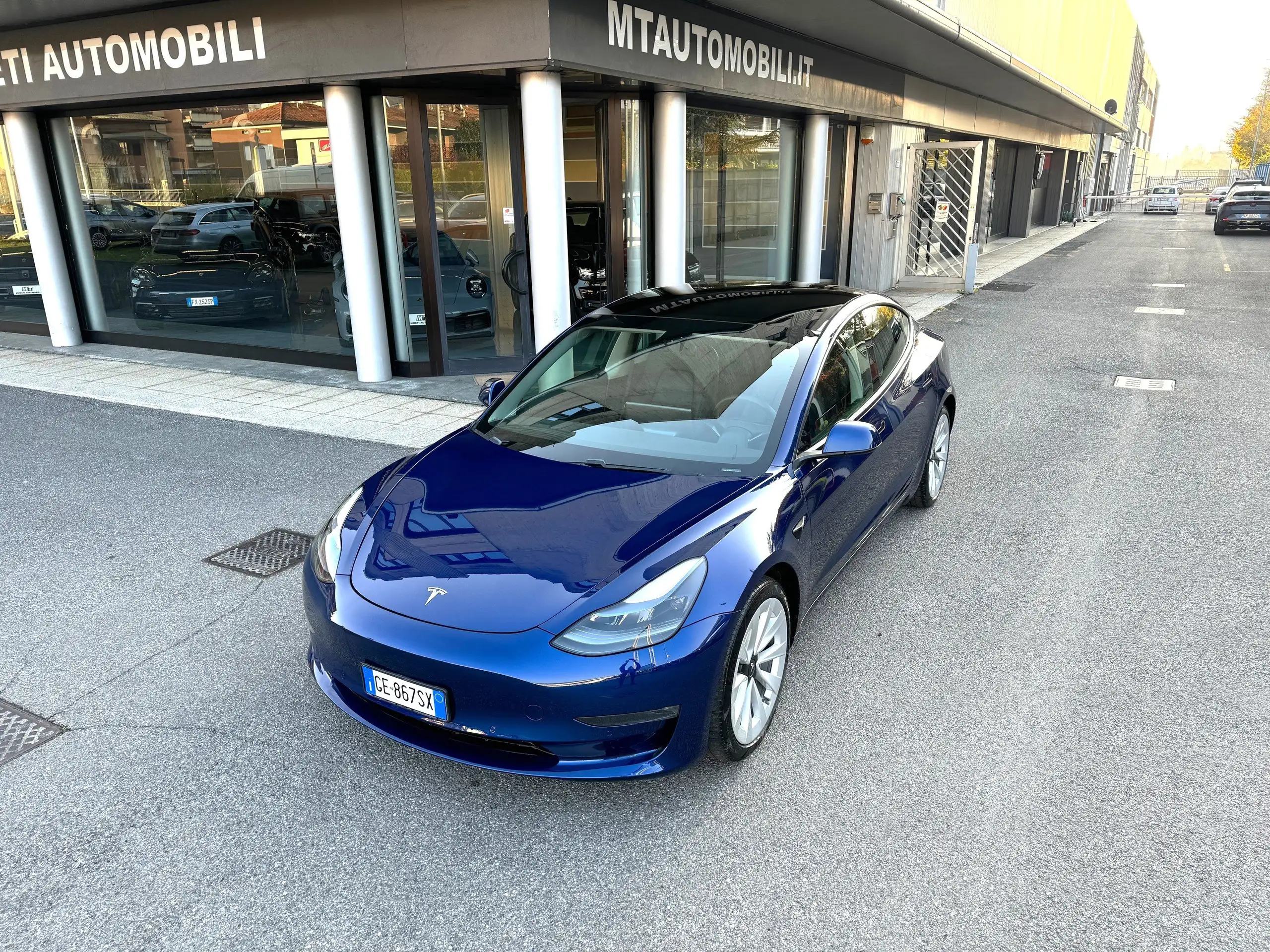 Tesla - Model 3