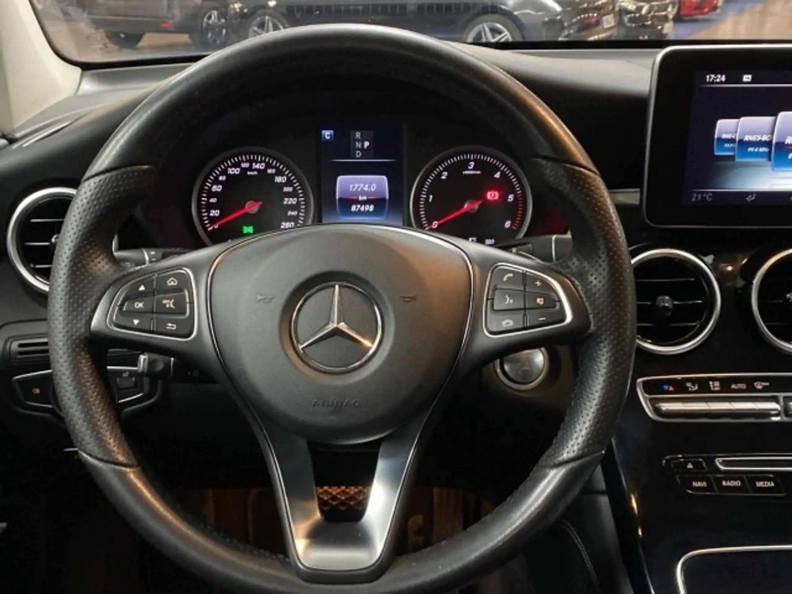 Mercedes-Benz - GLC 220