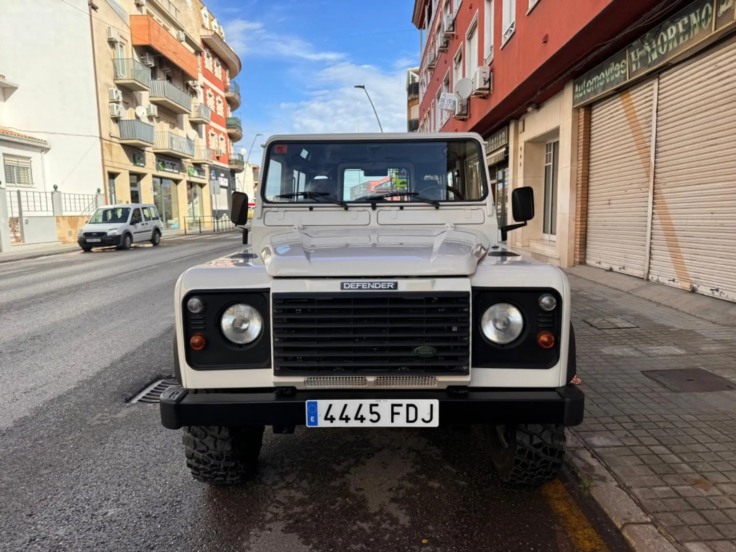 Land Rover - Defender