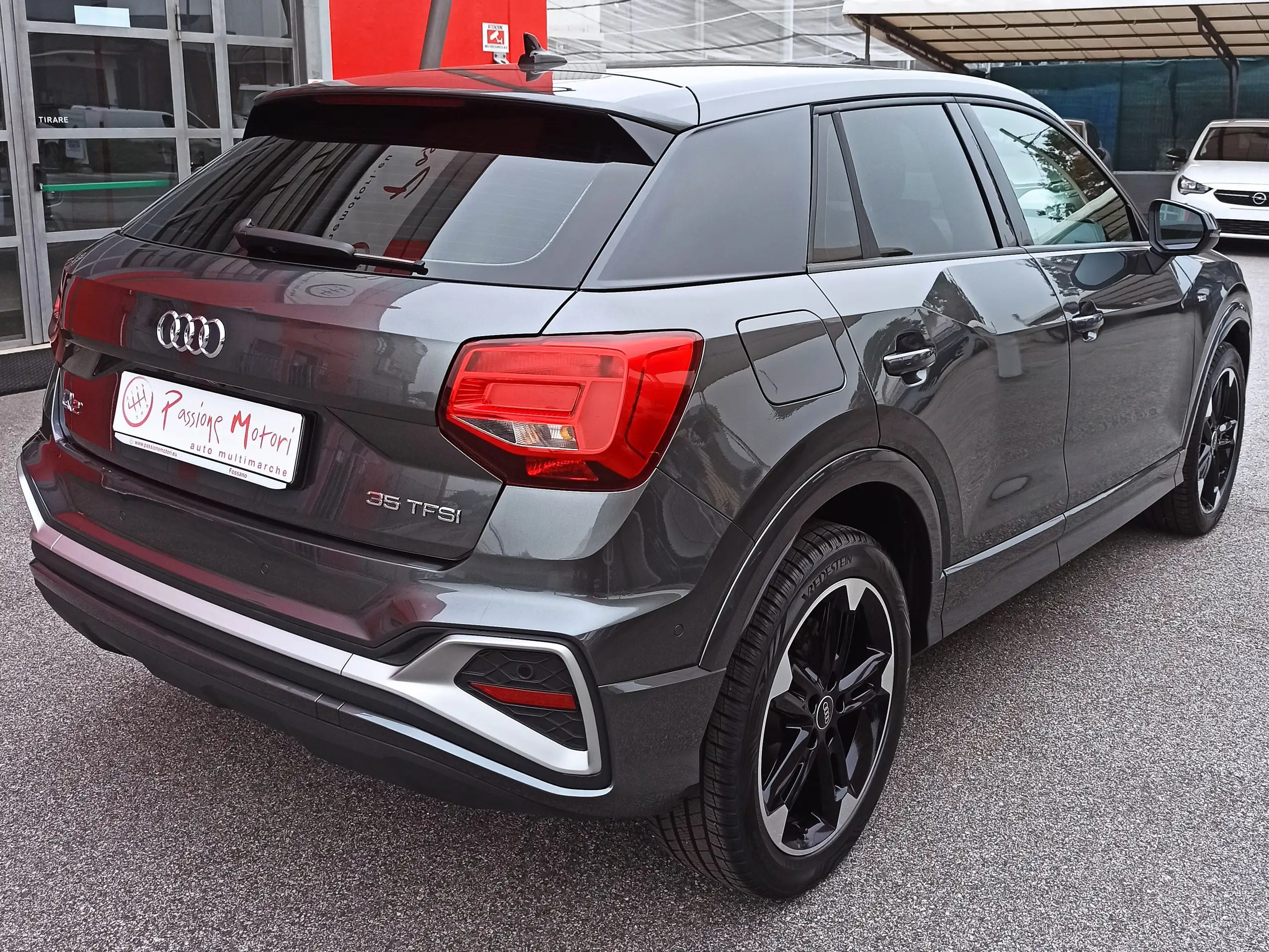 Audi - Q2