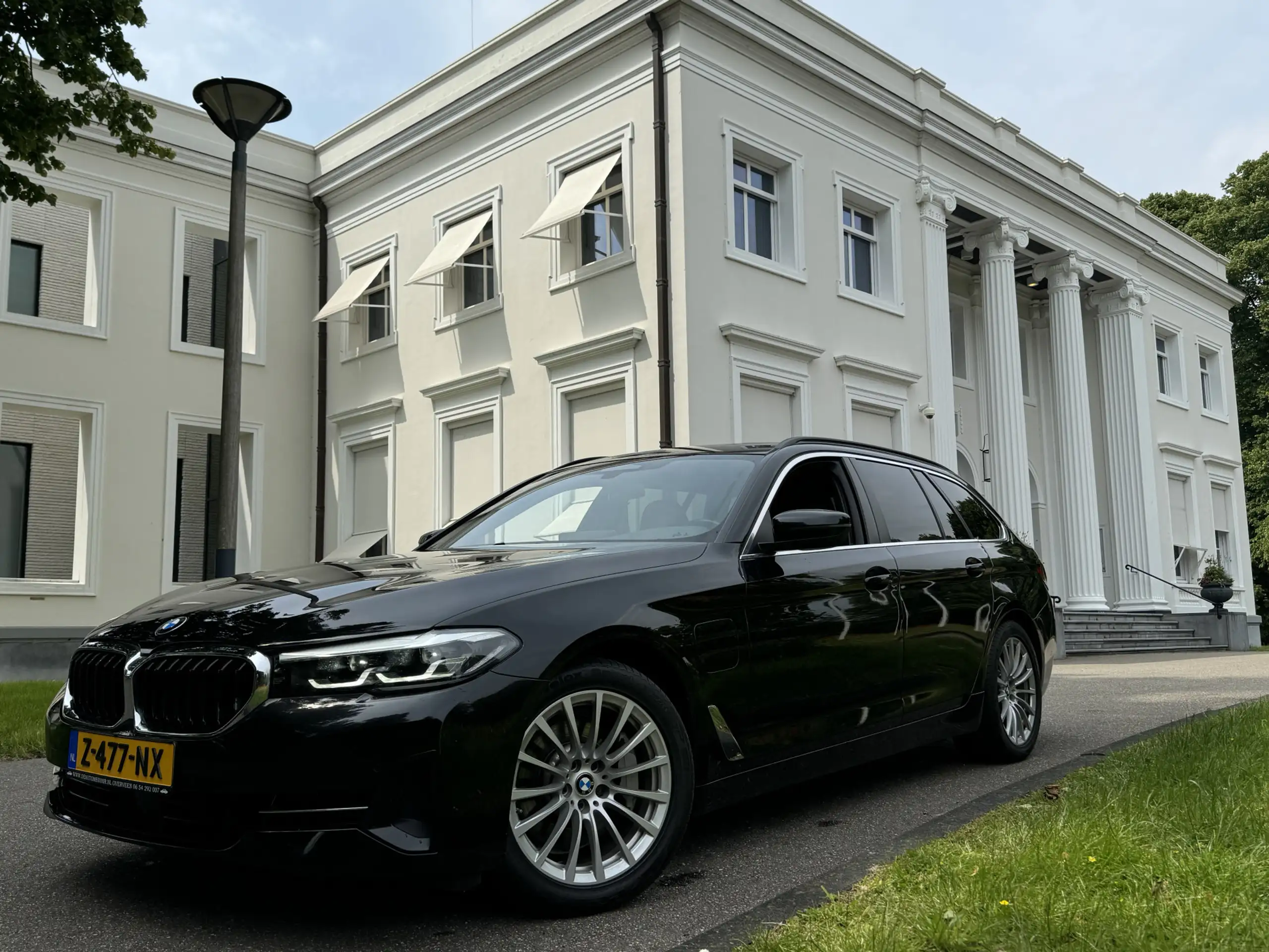 BMW - 530