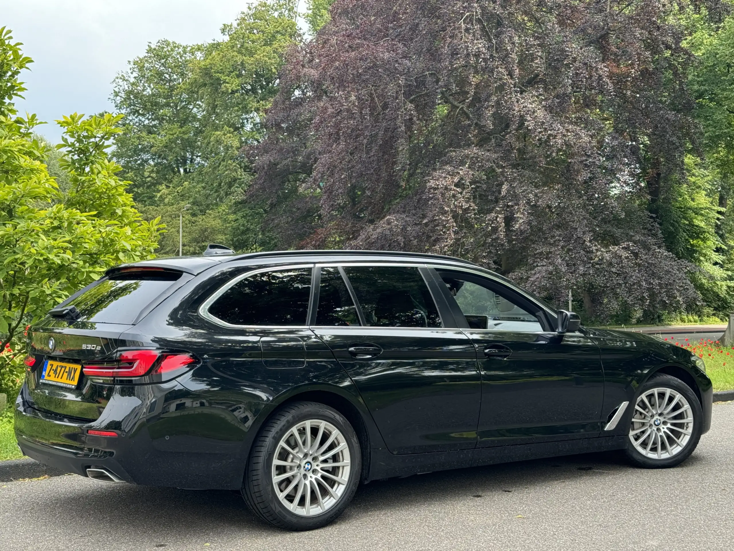 BMW - 530