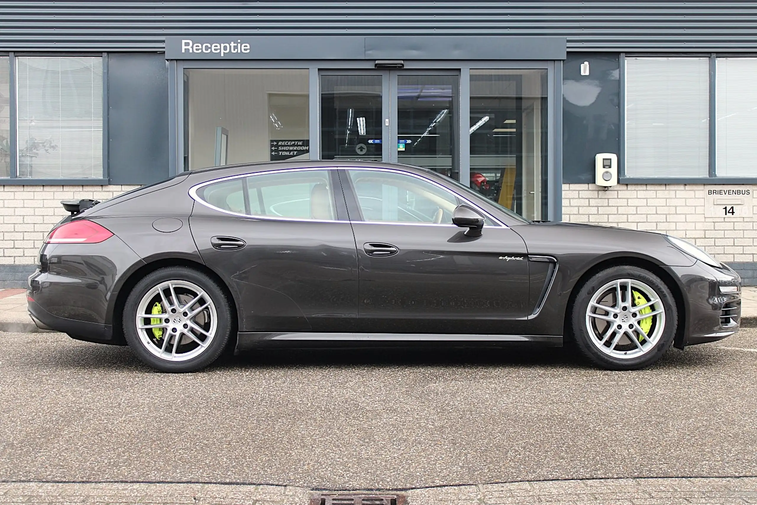 Porsche - Panamera