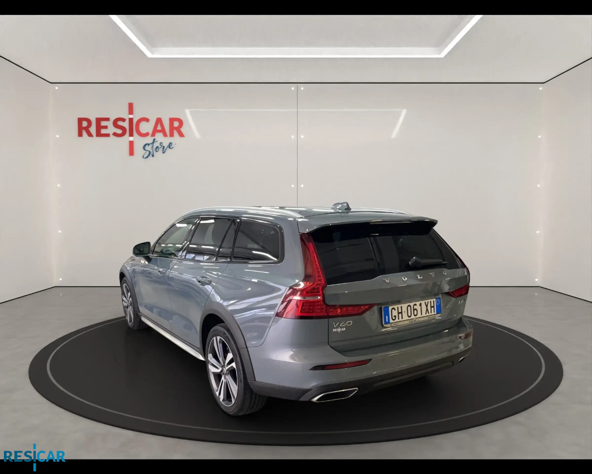 Volvo - V60 Cross Country