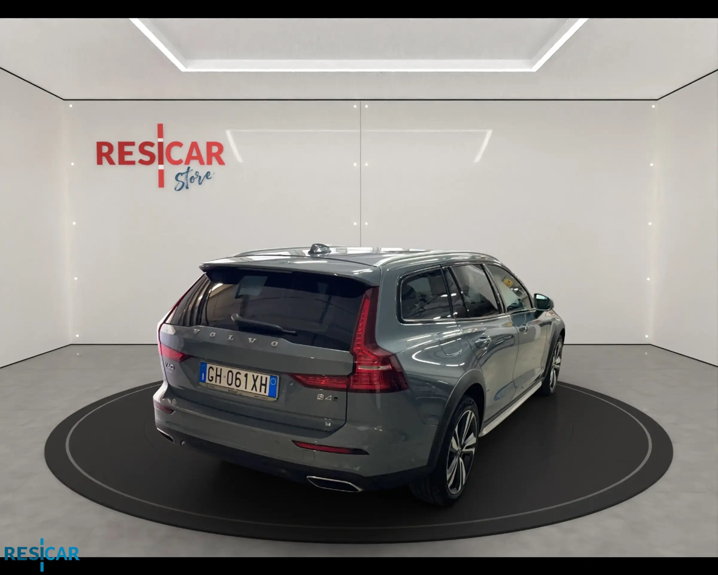 Volvo - V60 Cross Country