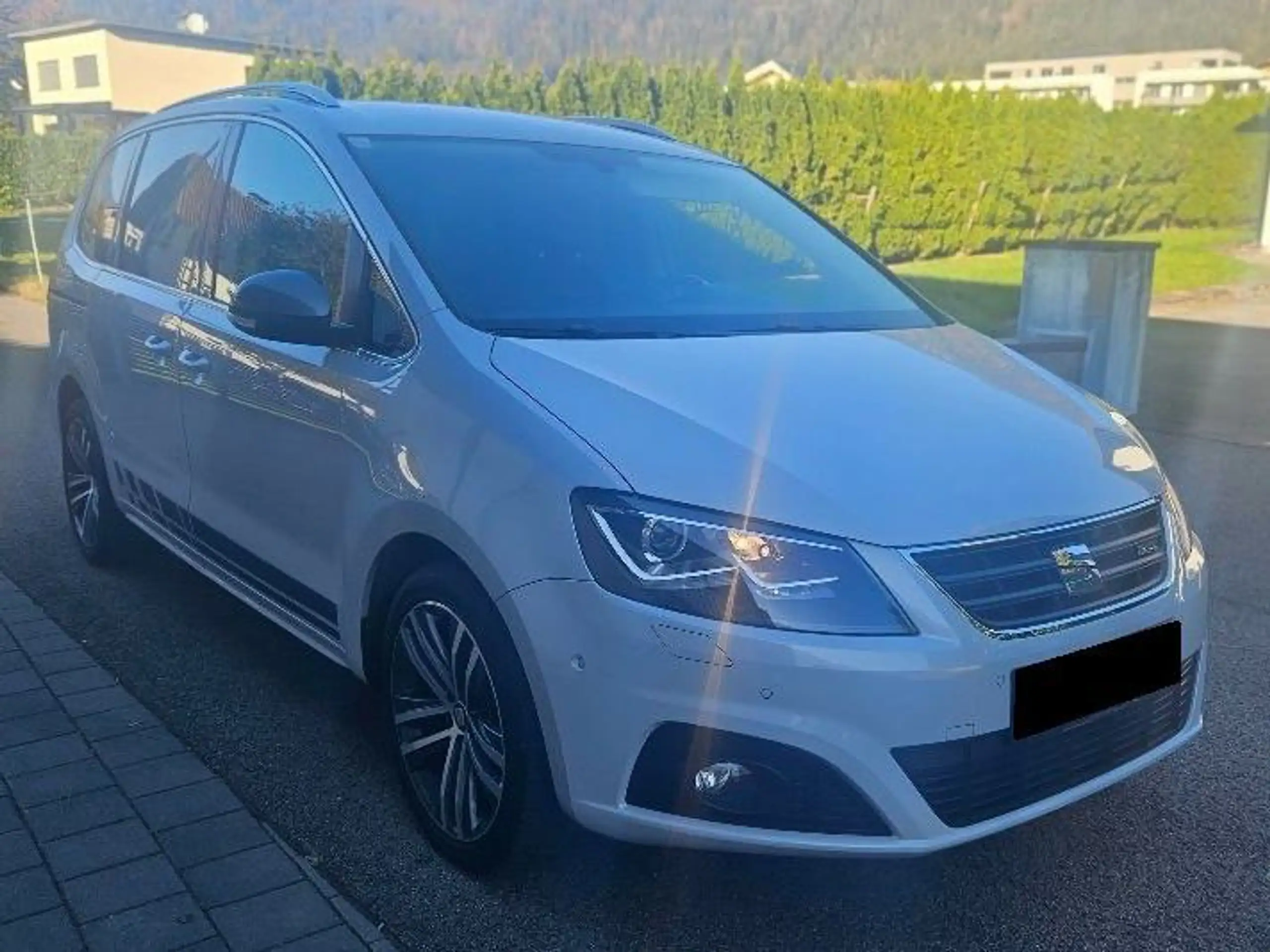 SEAT - Alhambra