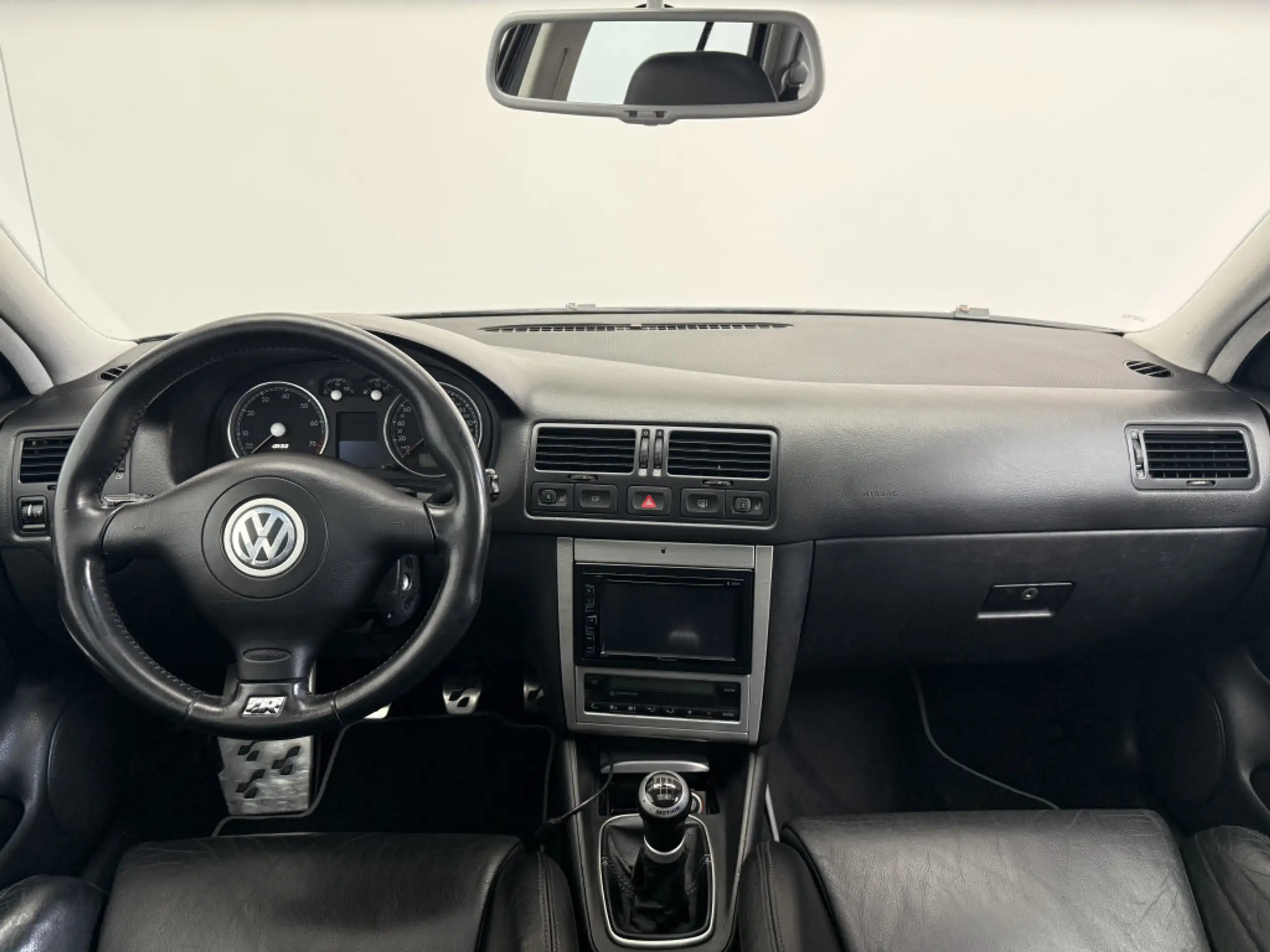 Volkswagen - Golf