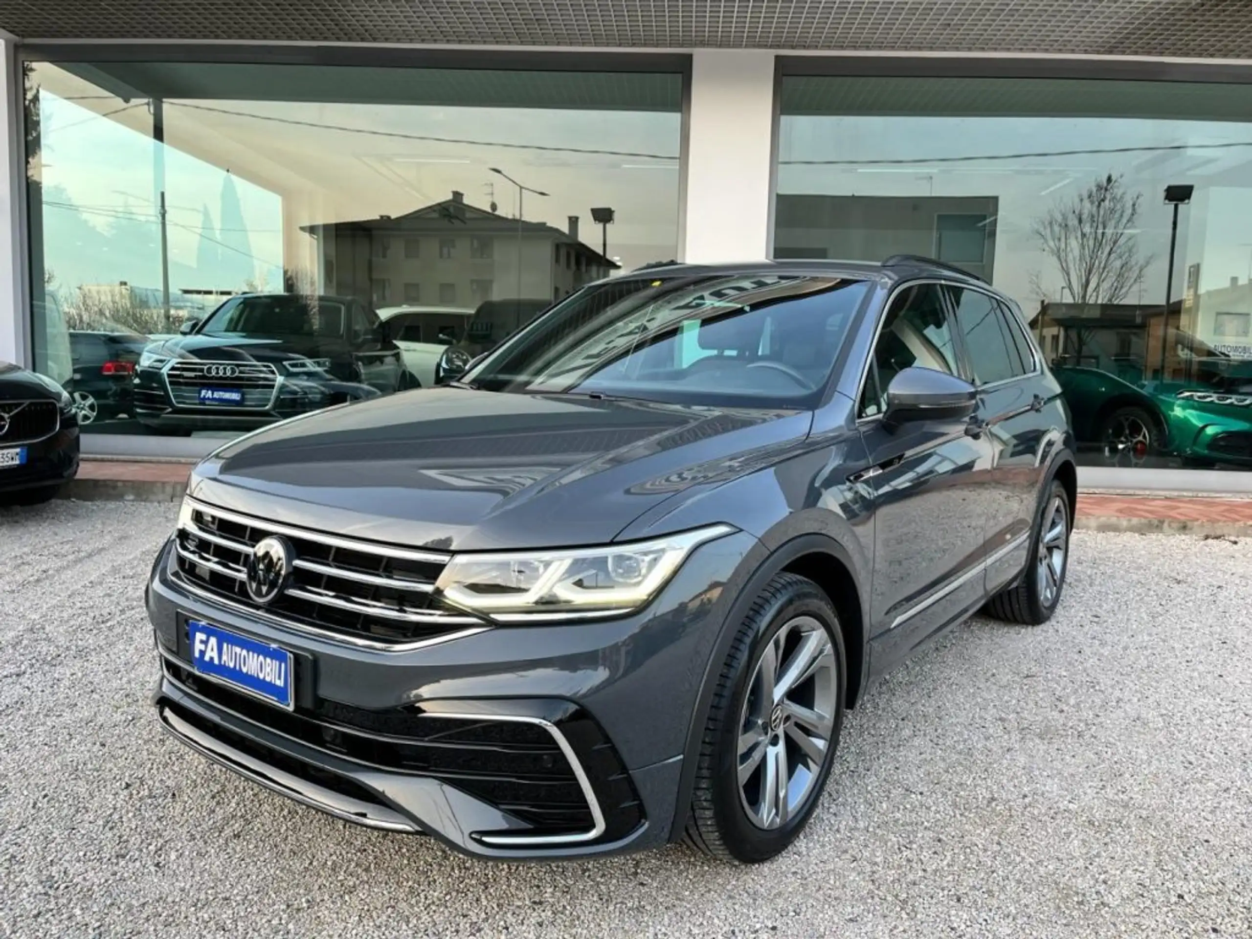 Volkswagen - Tiguan