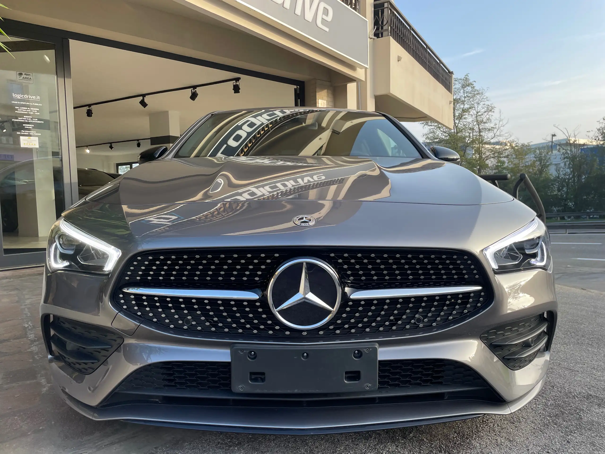 Mercedes-Benz - CLA 200